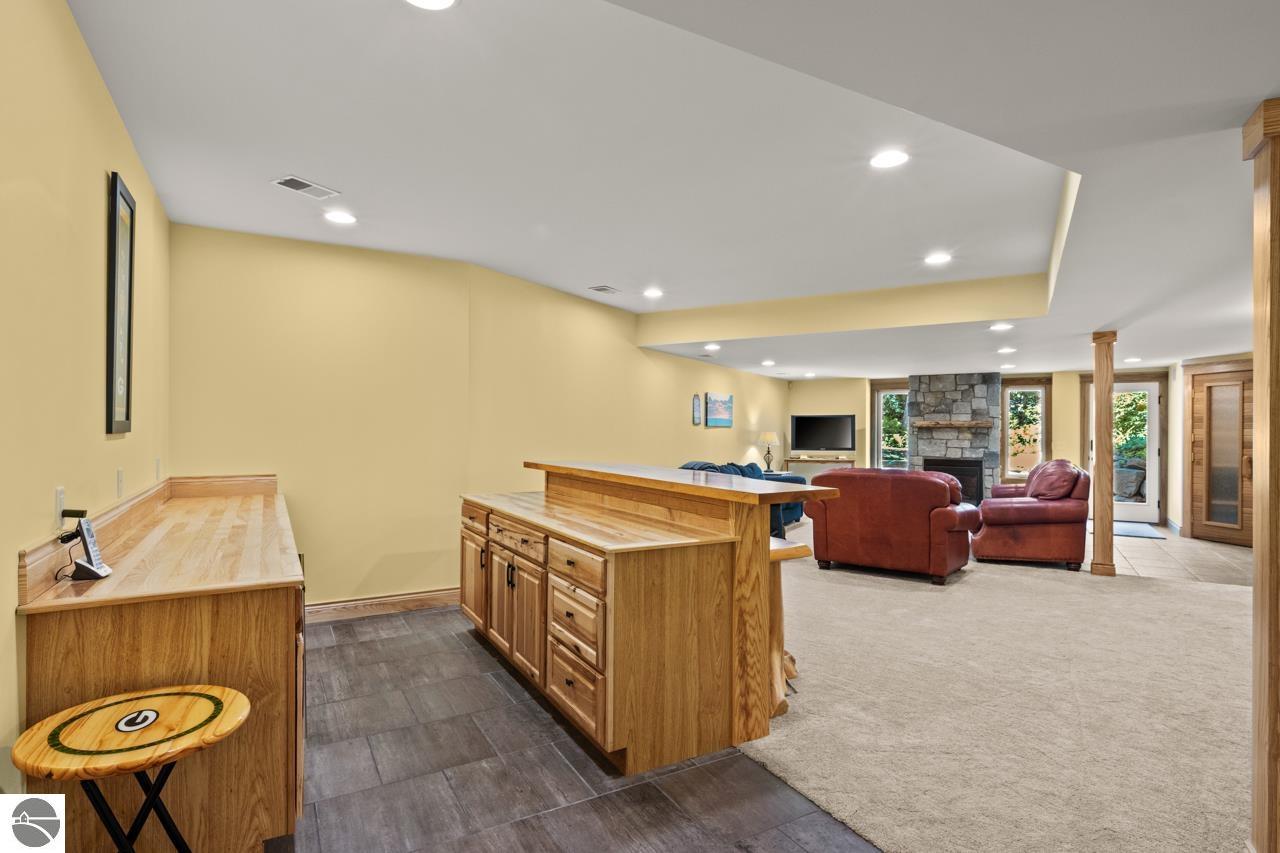 4201 N High Bluffs Drive