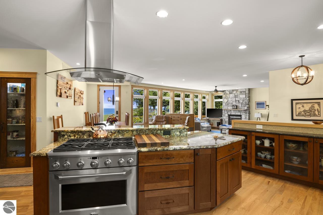 4201 N High Bluffs Drive