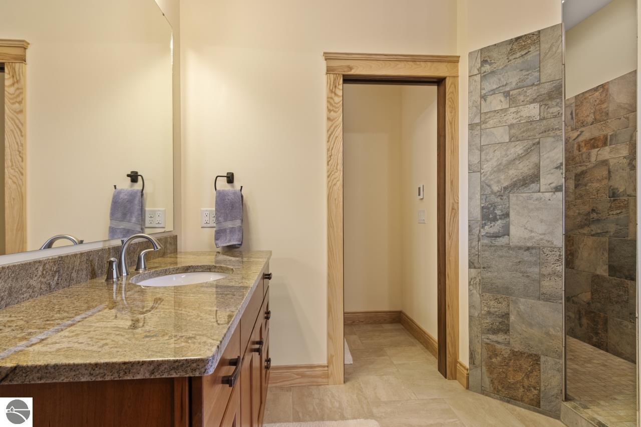 4201 N High Bluffs Drive