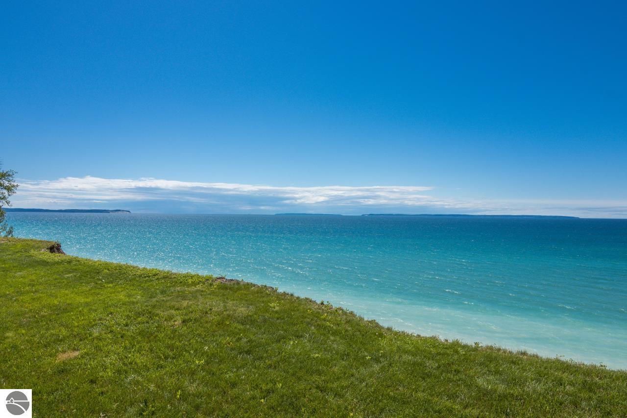 4201 N High Bluffs Drive