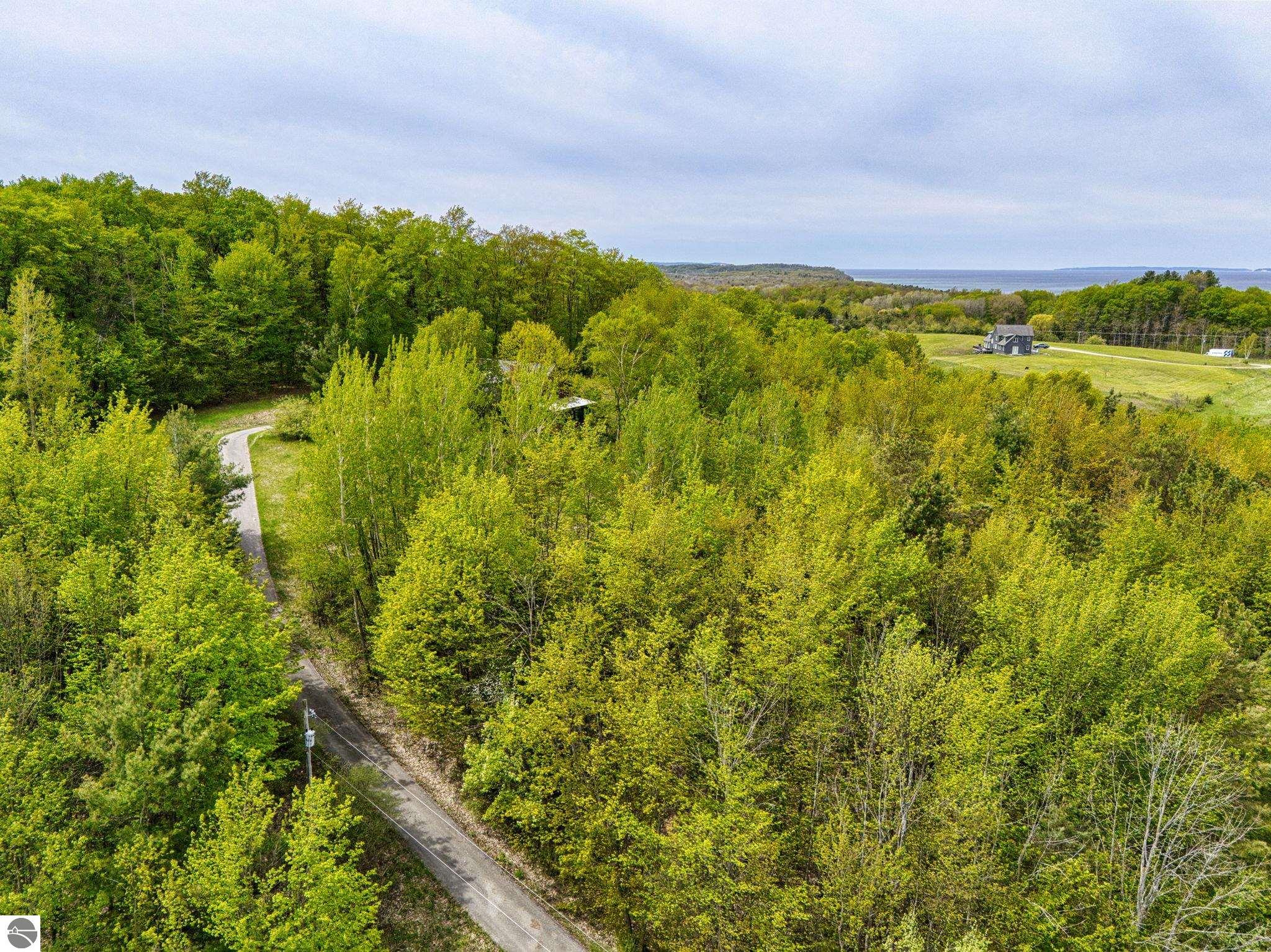 6400 N Manitou Trail