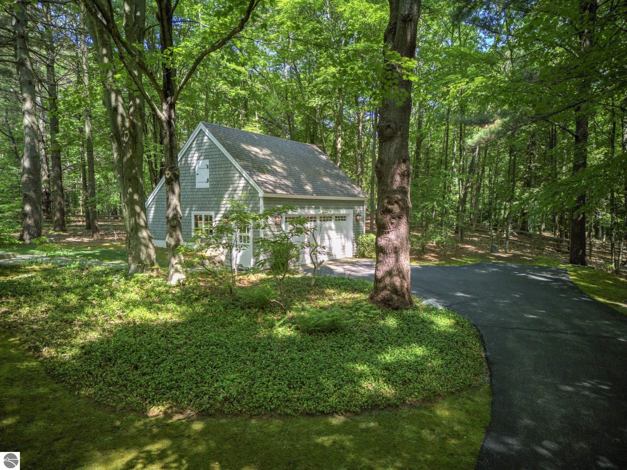 4079 E Oxford Drive