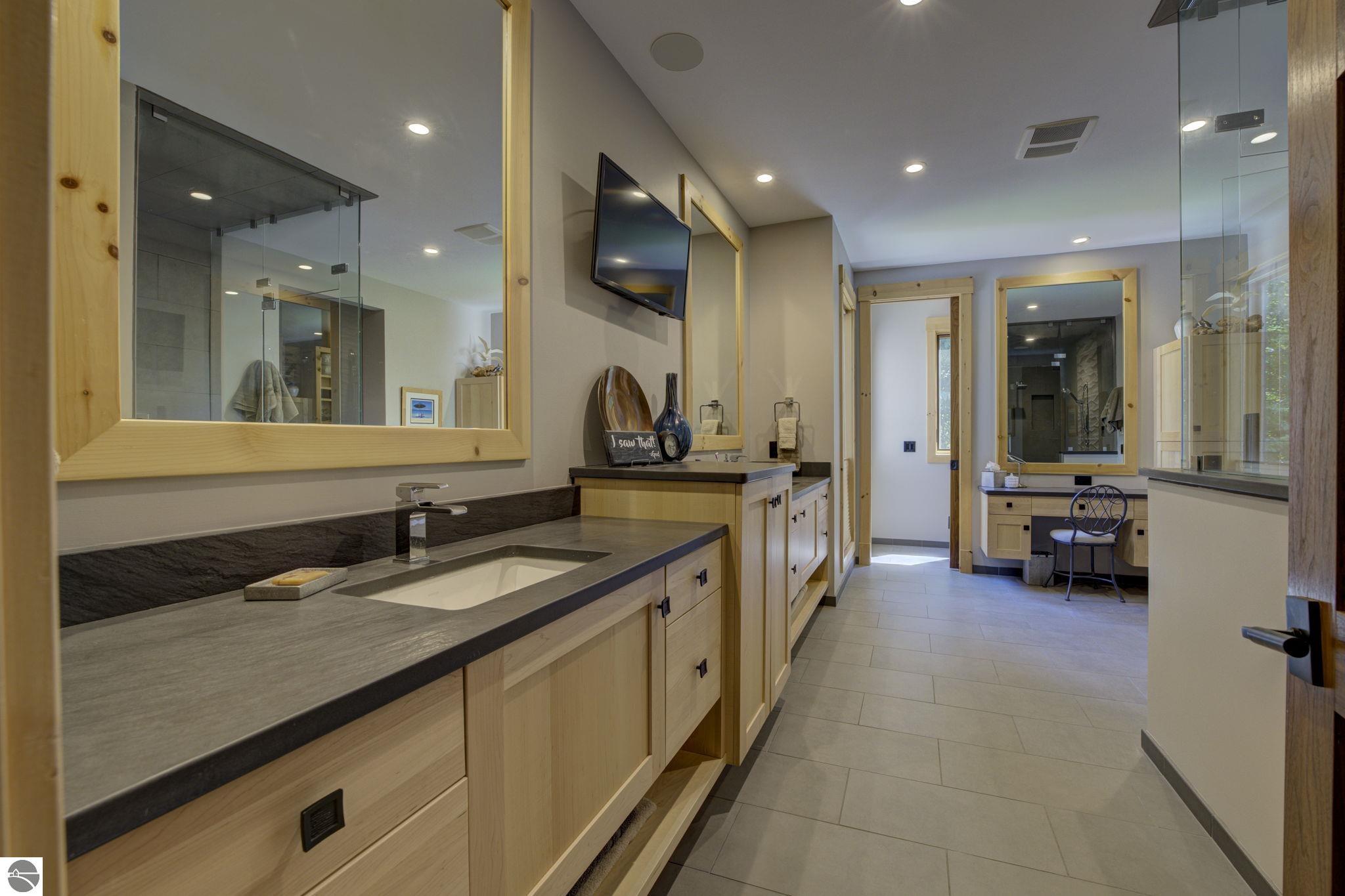 5566 S Spyglass Ridge Drive