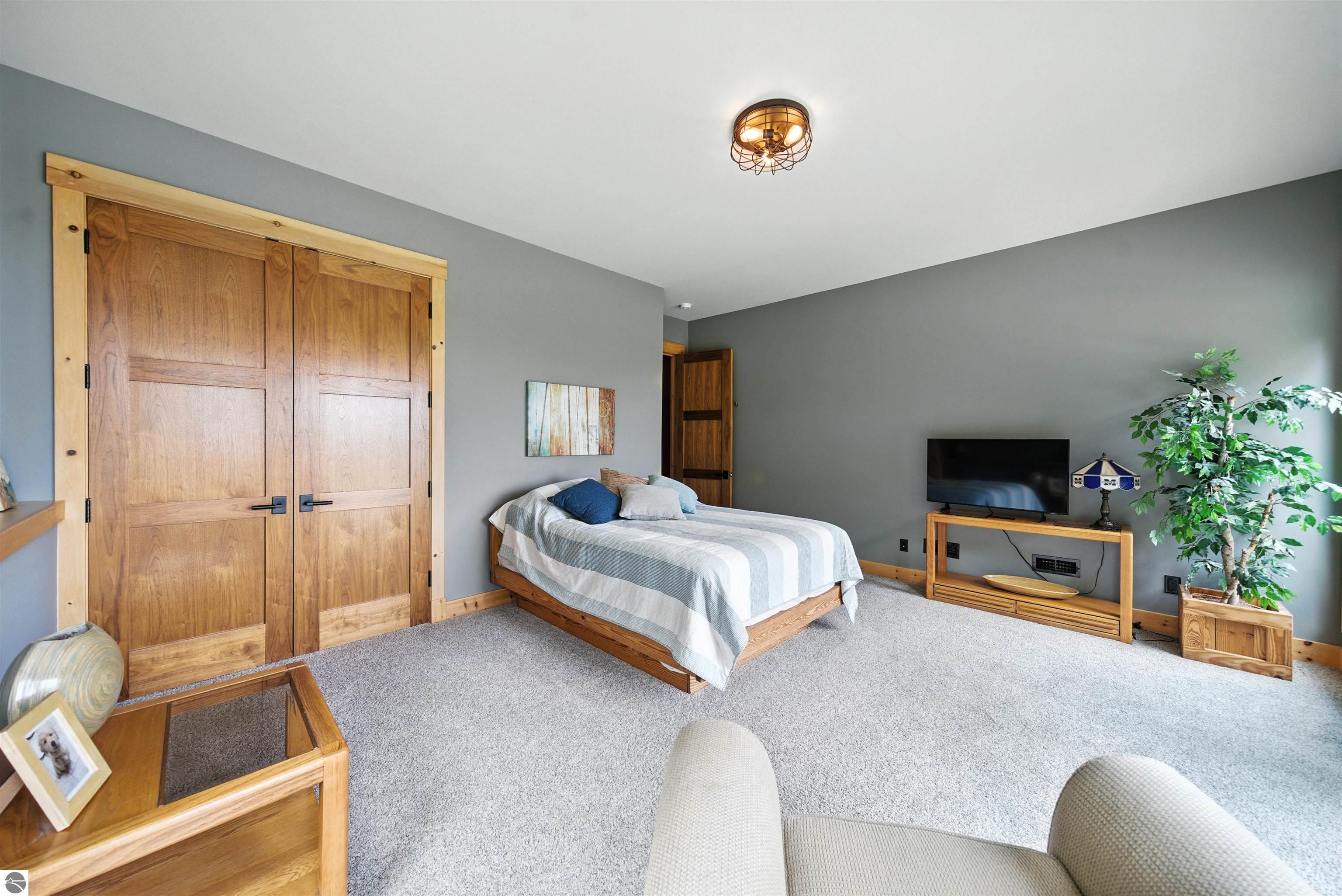 5566 S Spyglass Ridge Drive