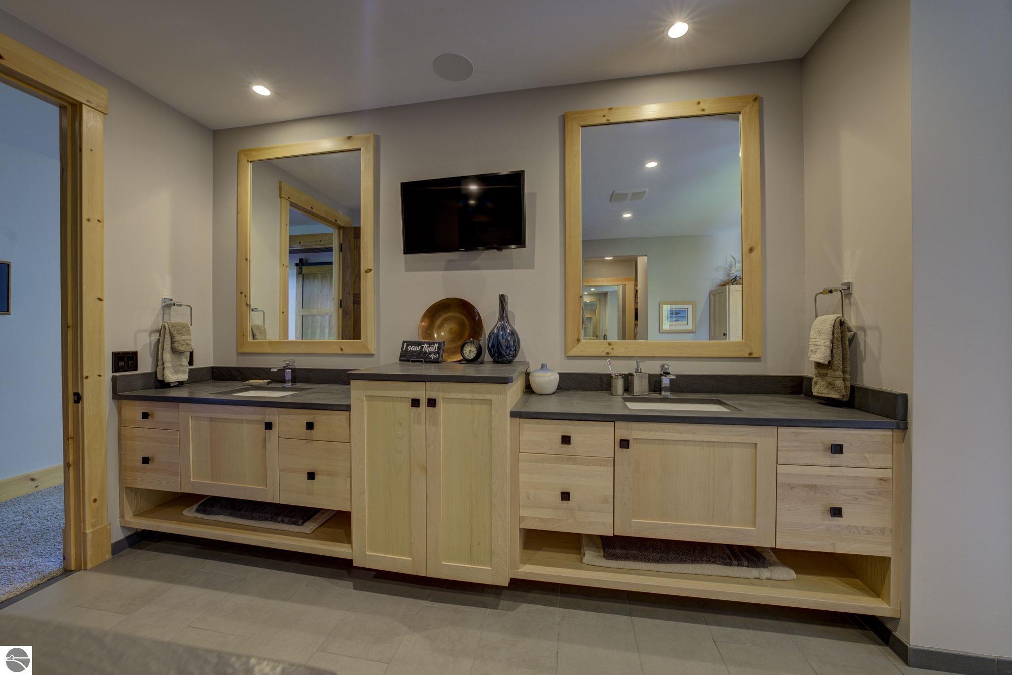 5566 S Spyglass Ridge Drive