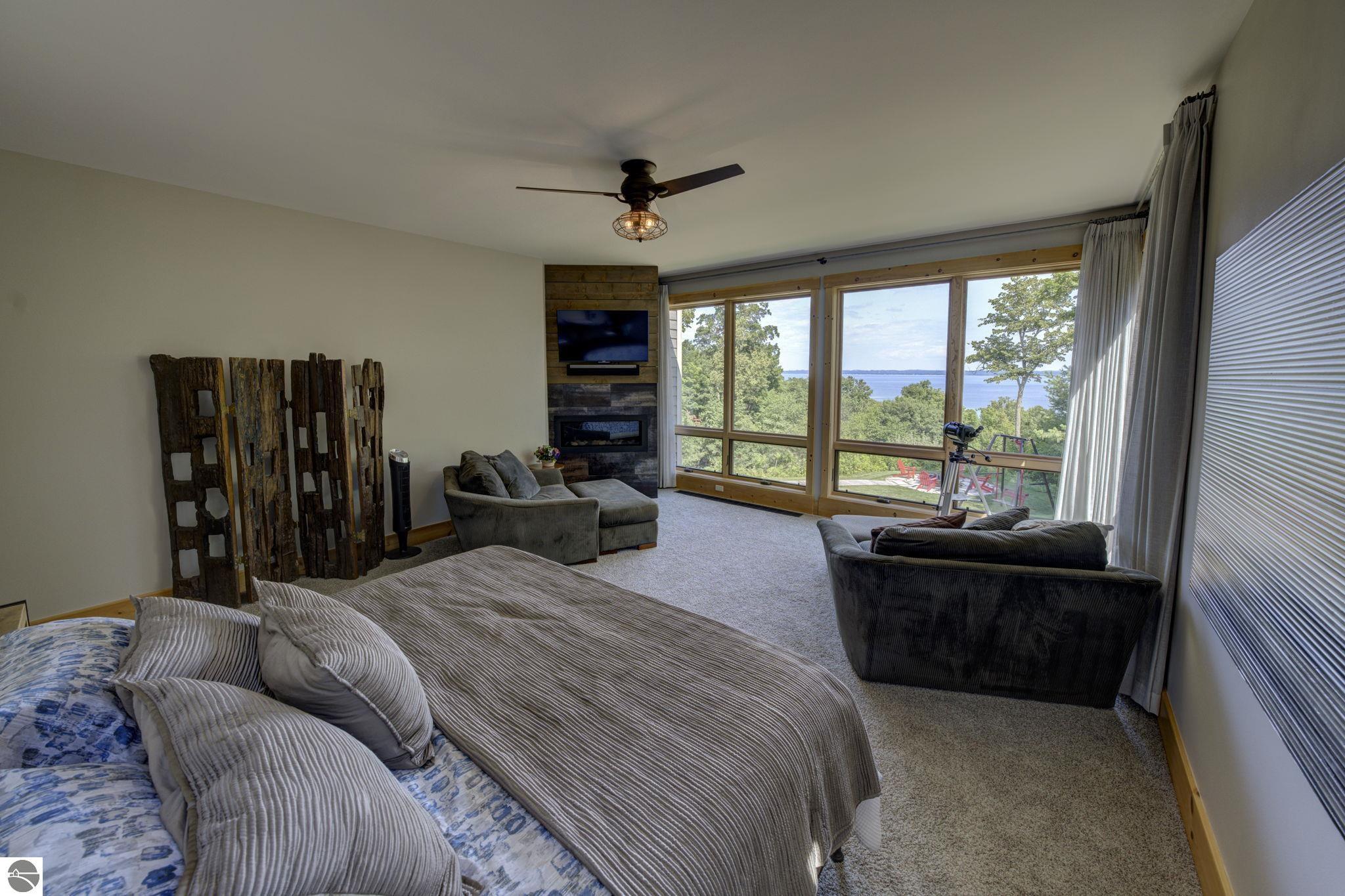 5566 S Spyglass Ridge Drive