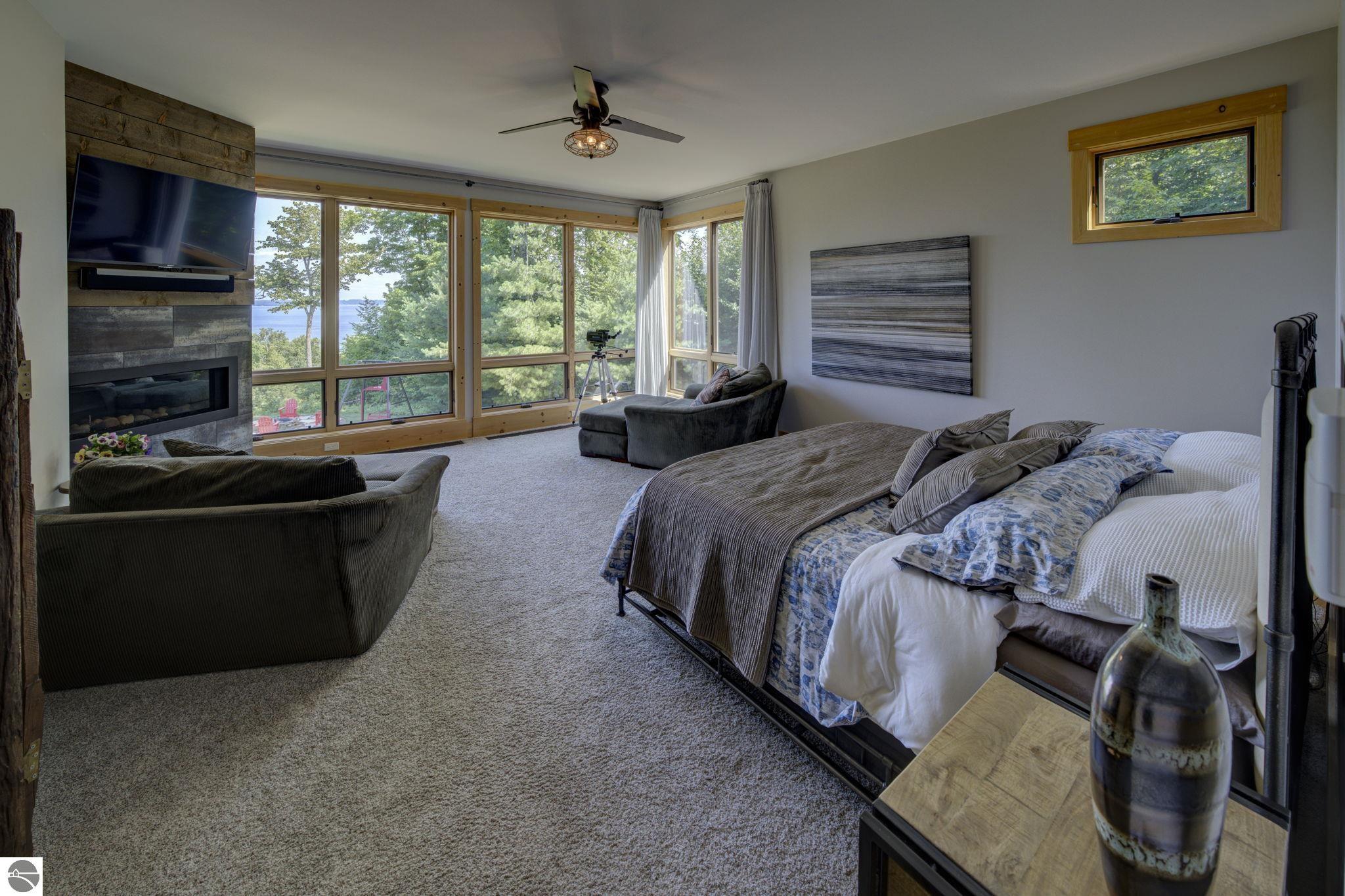 5566 S Spyglass Ridge Drive