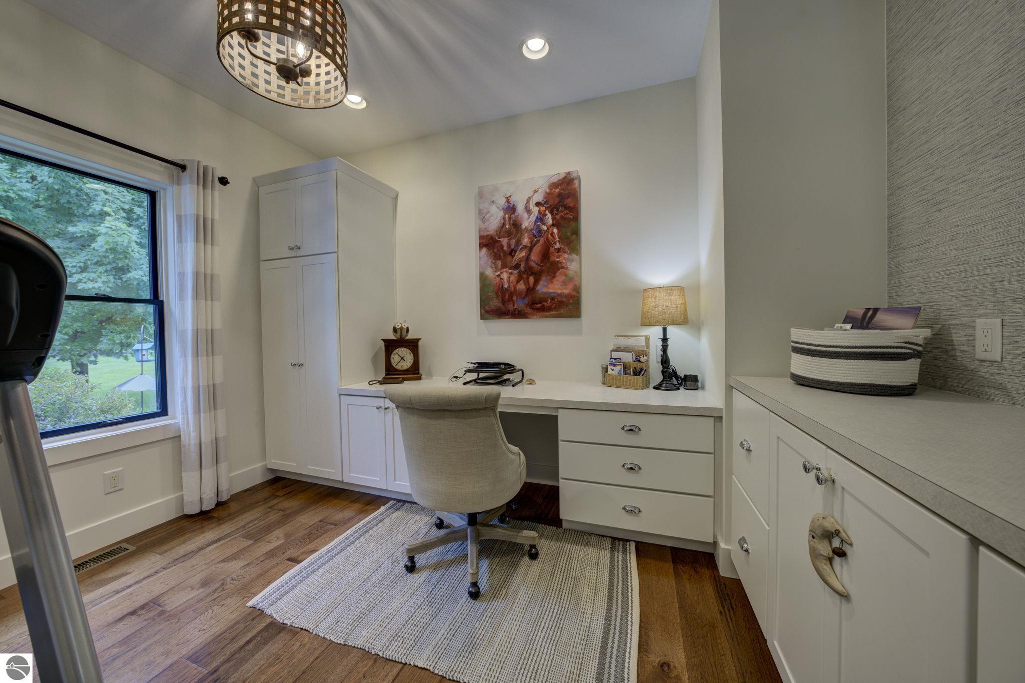 7802 S Lakeview Road