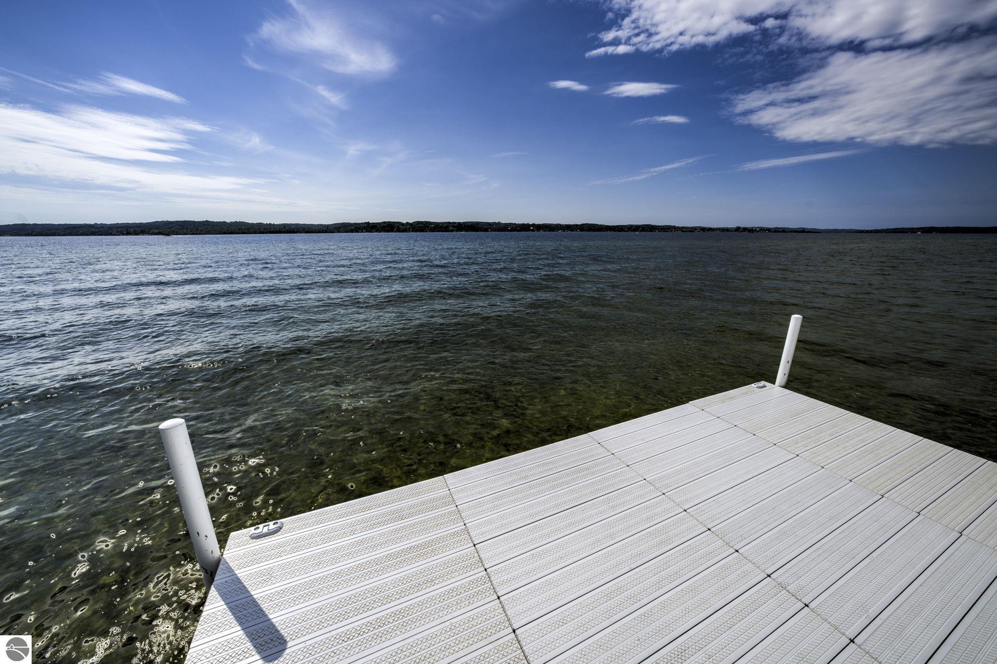 7802 S Lakeview Road