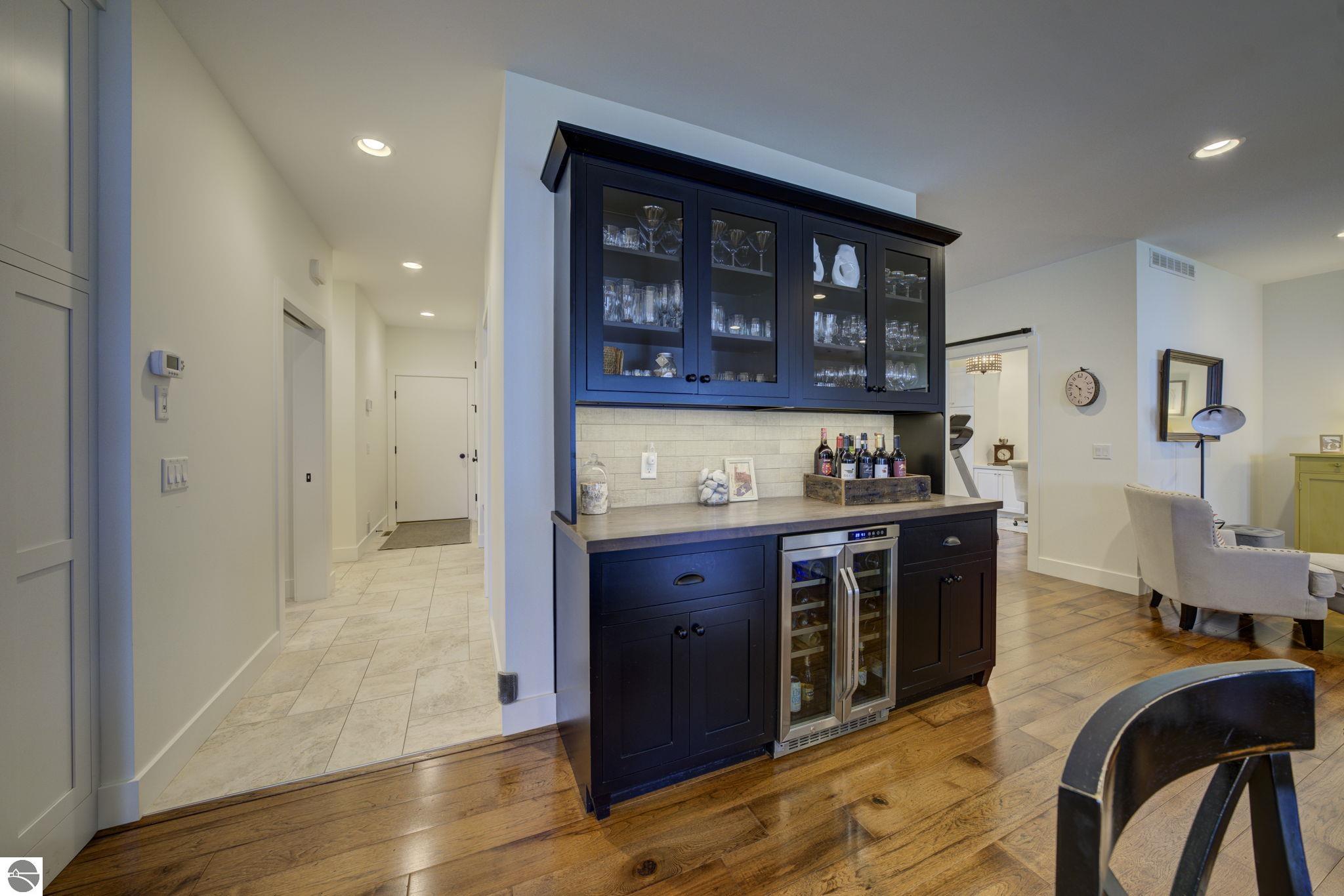 7802 S Lakeview Road