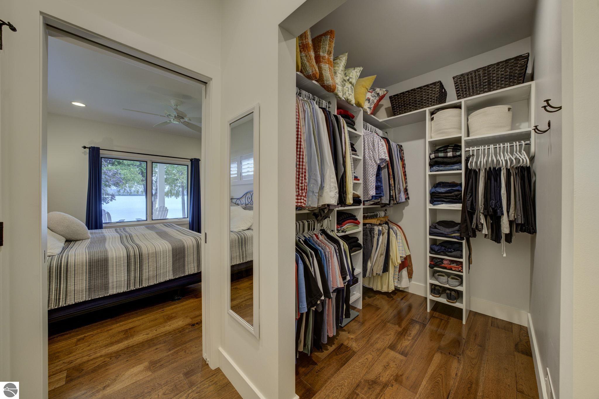 7802 S Lakeview Road