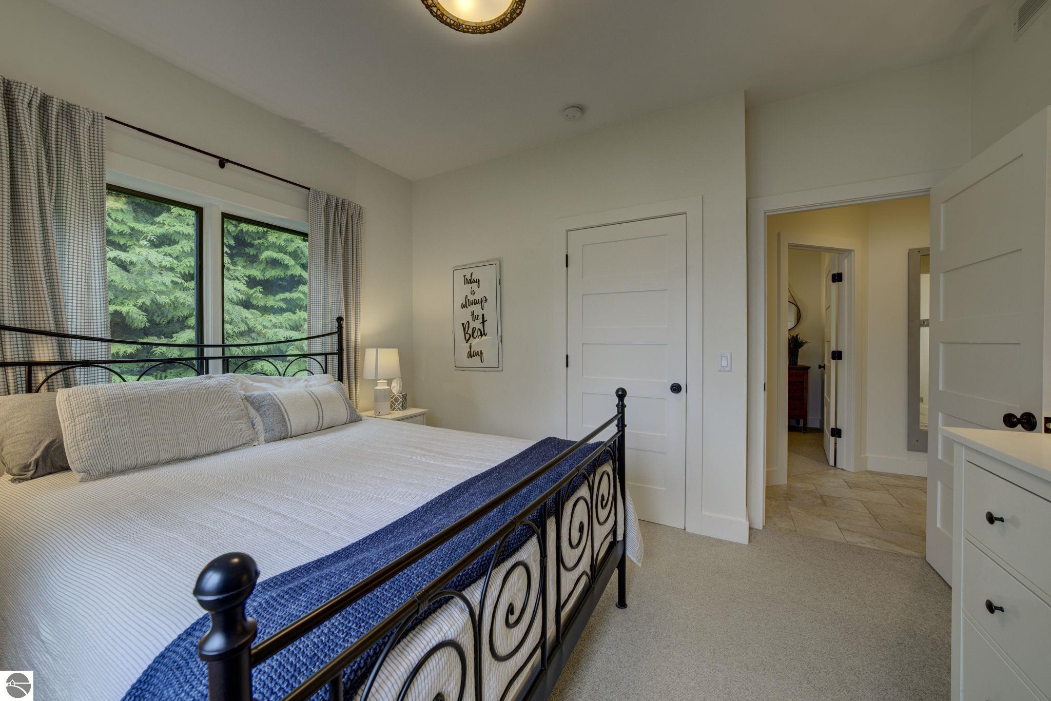 7802 S Lakeview Road