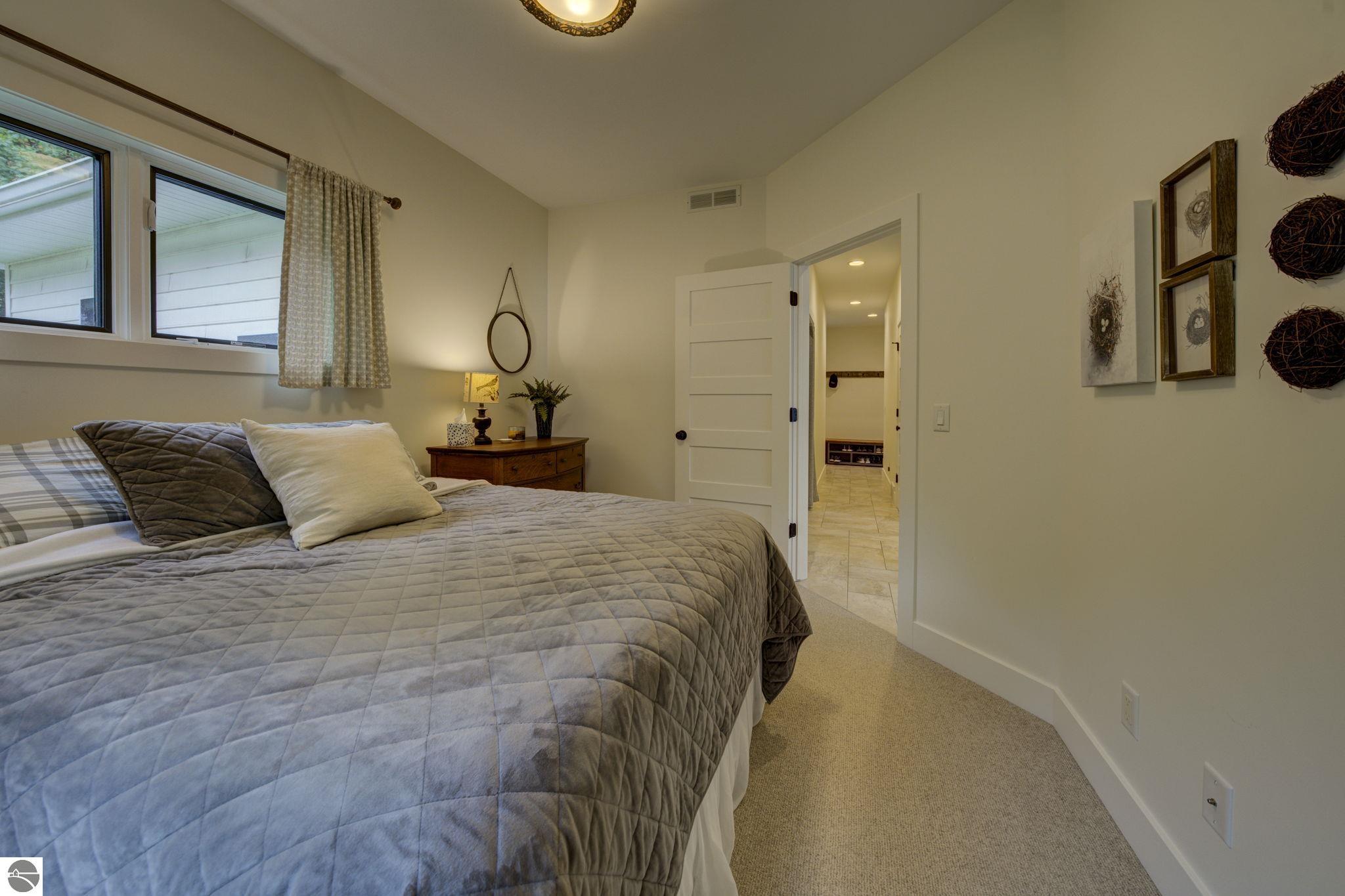 7802 S Lakeview Road