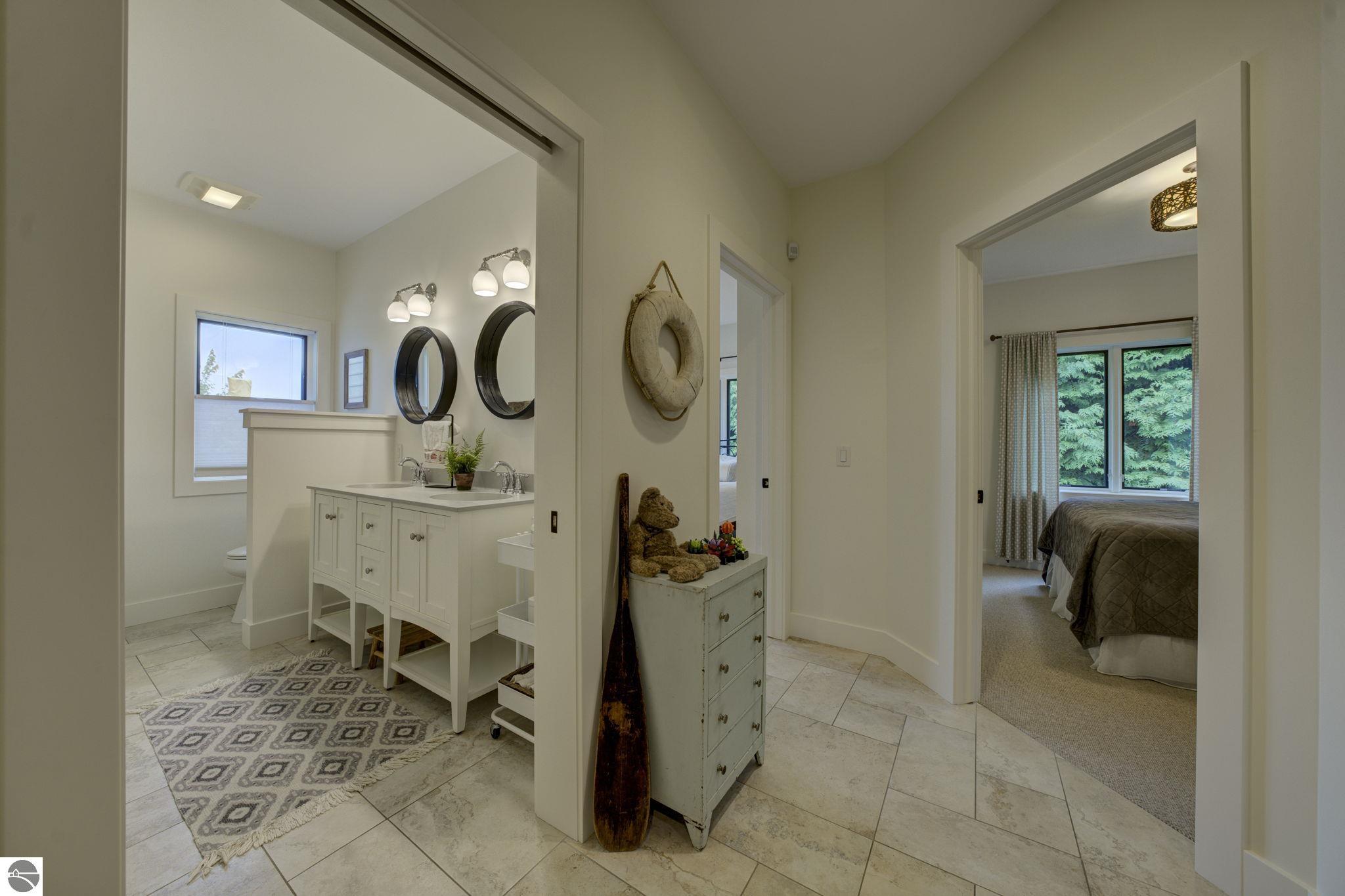 7802 S Lakeview Road