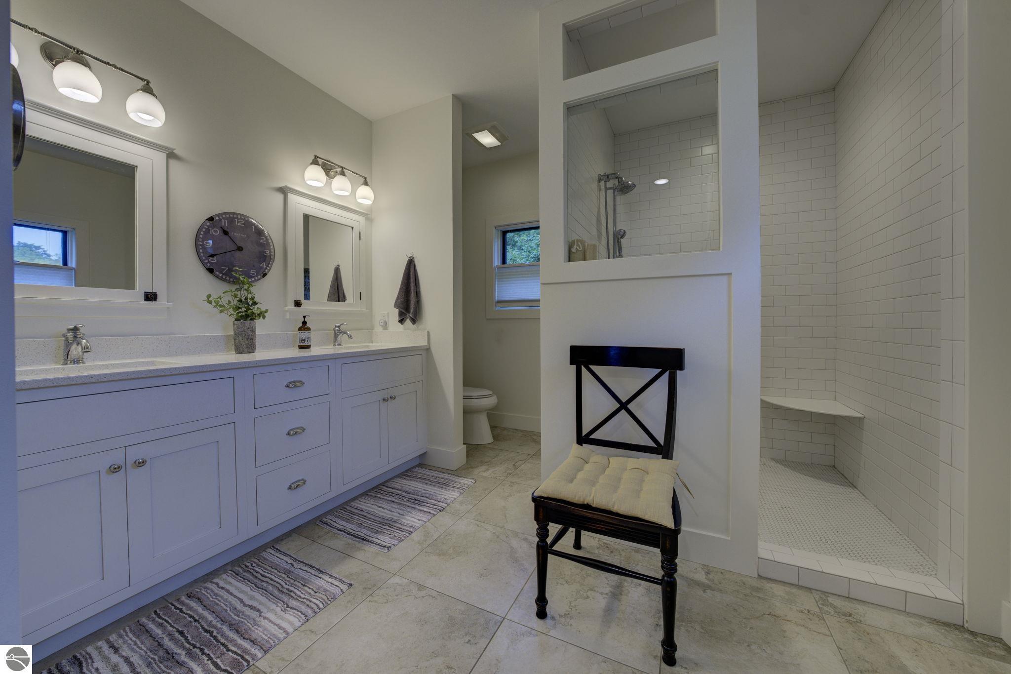 7802 S Lakeview Road