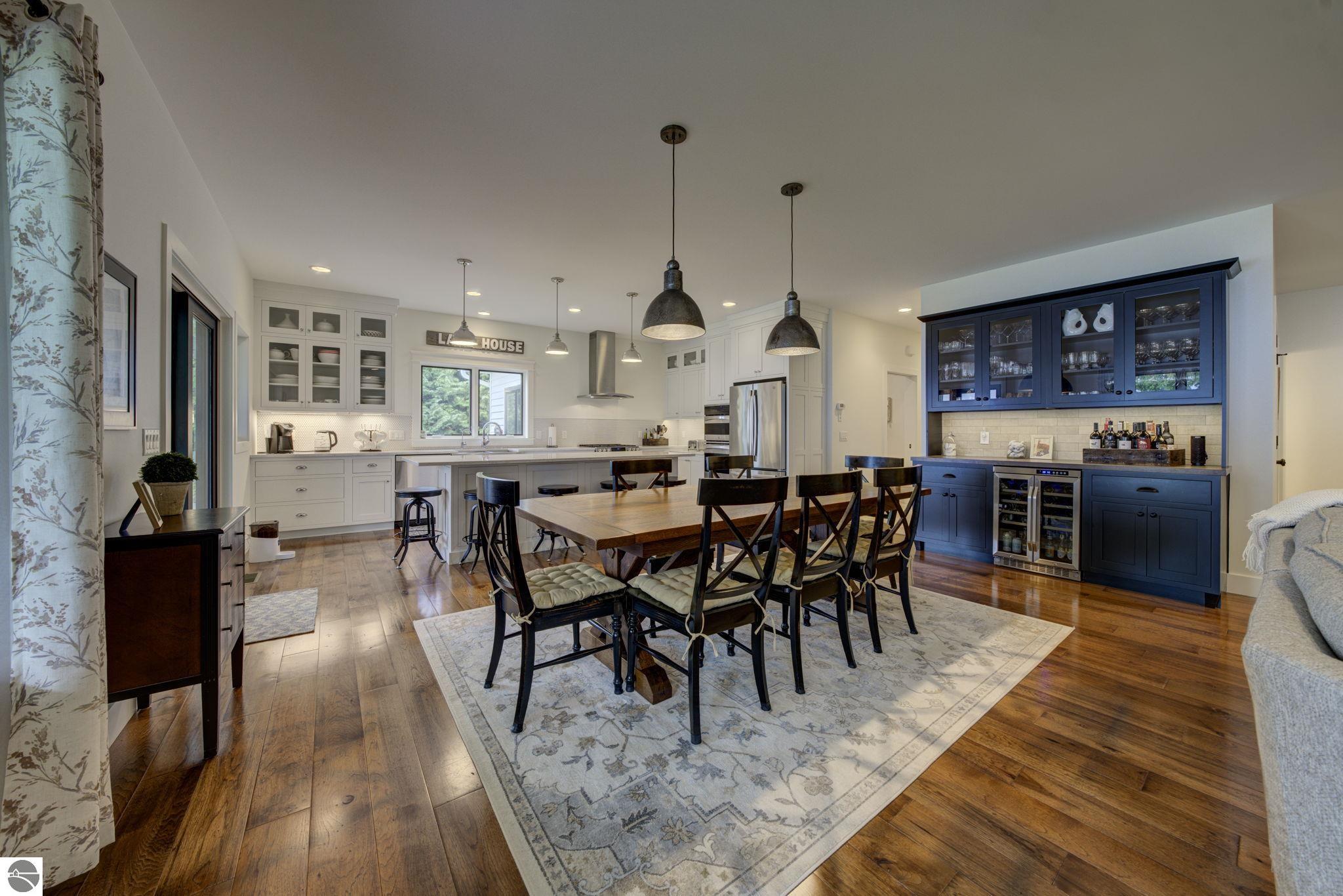 7802 S Lakeview Road