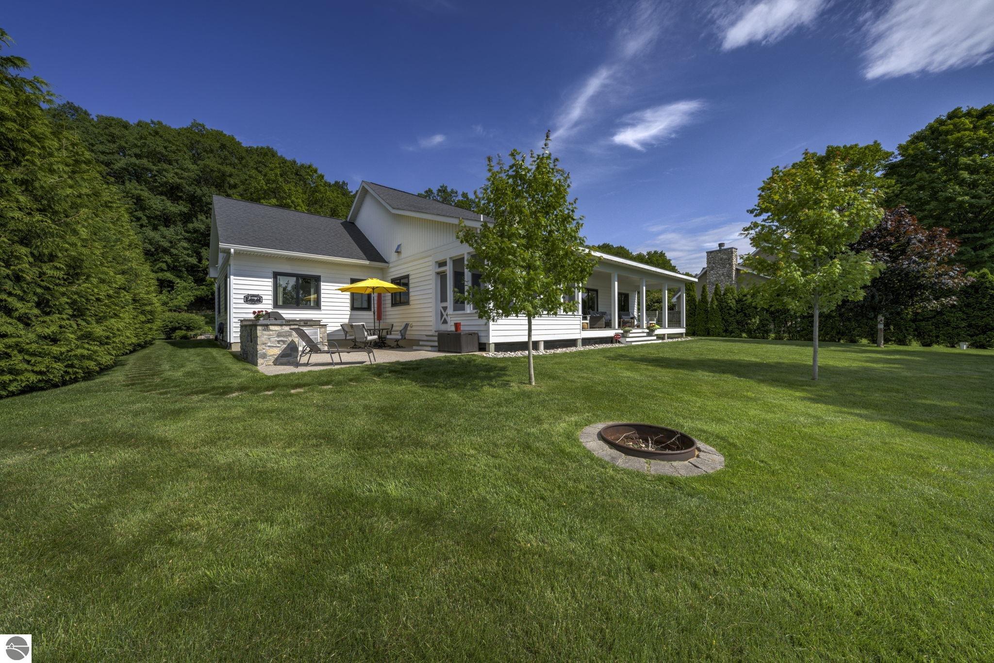 7802 S Lakeview Road