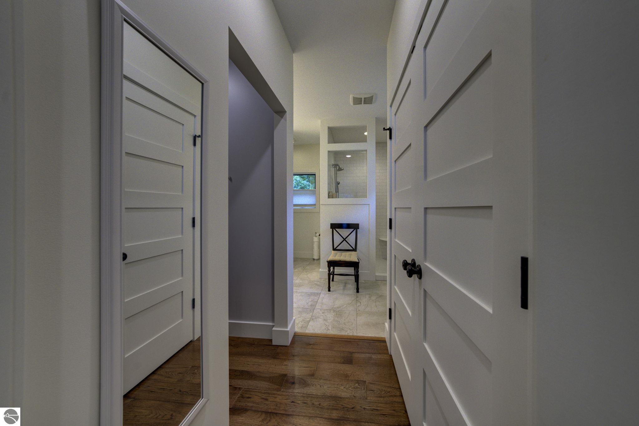 7802 S Lakeview Road