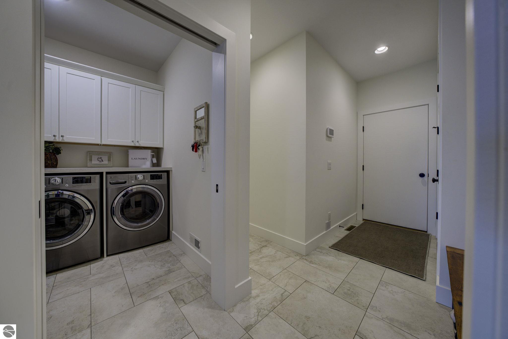 7802 S Lakeview Road