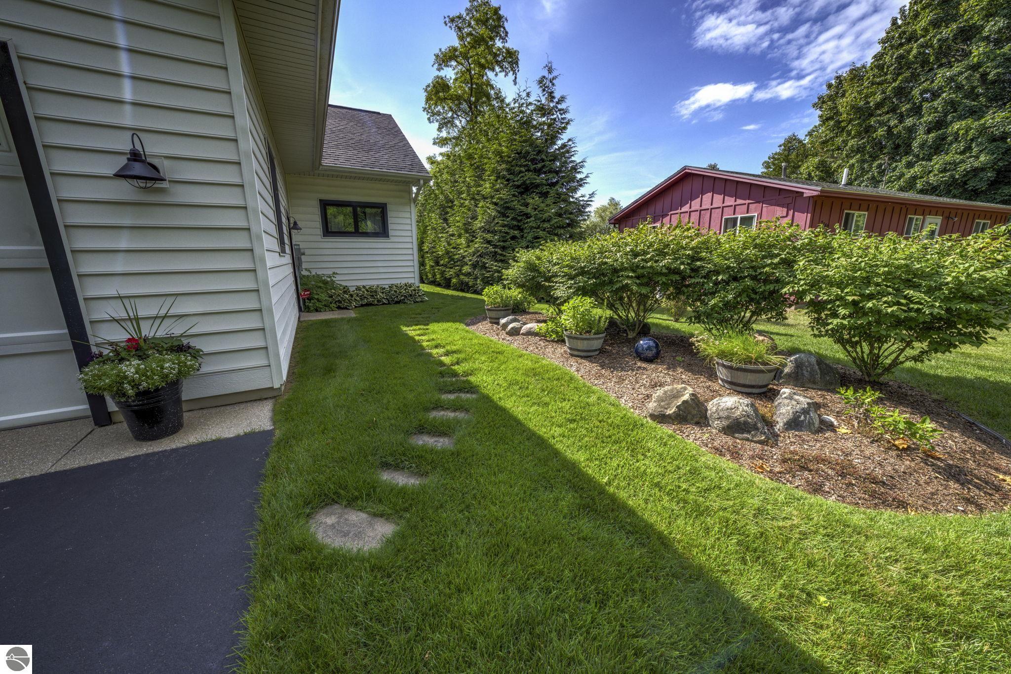 7802 S Lakeview Road