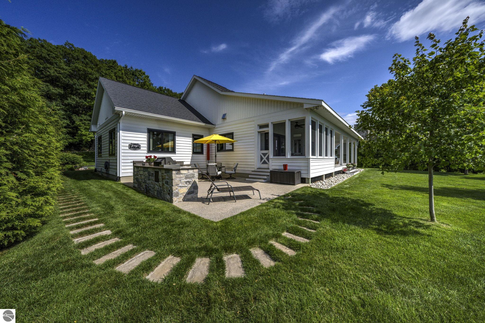 7802 S Lakeview Road