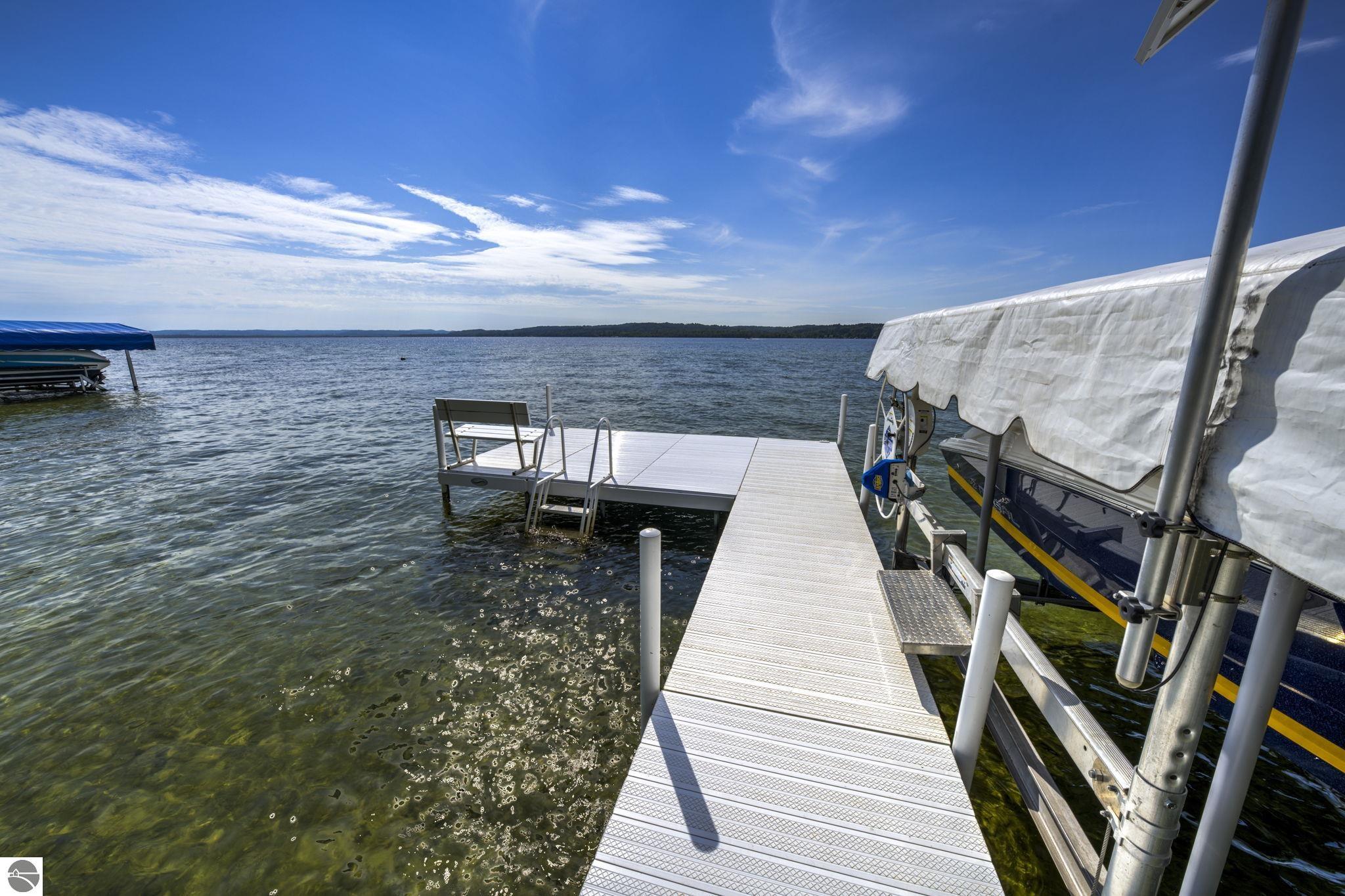 7802 S Lakeview Road