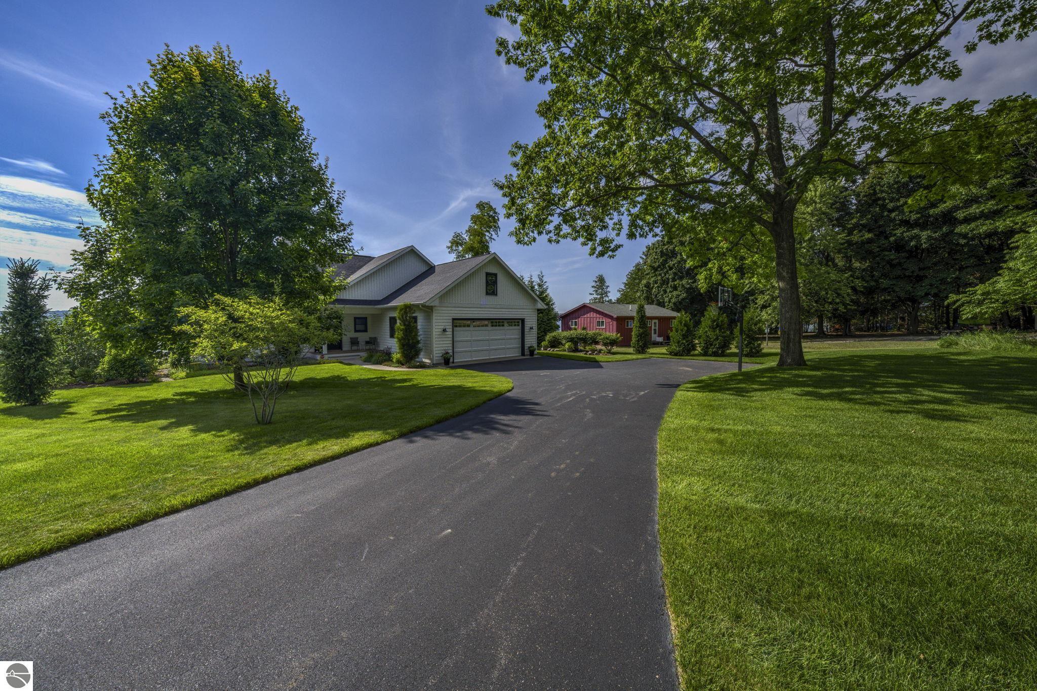 7802 S Lakeview Road