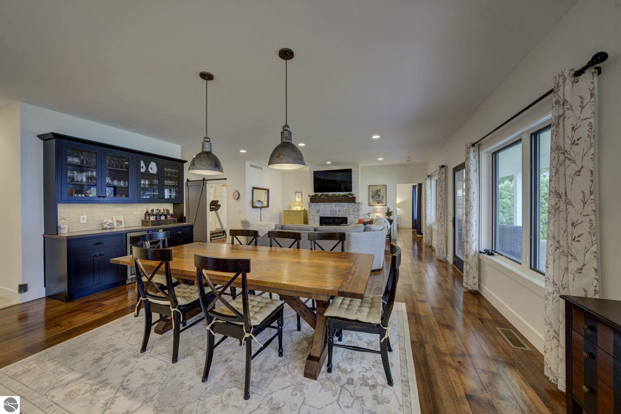 7802 S Lakeview Road