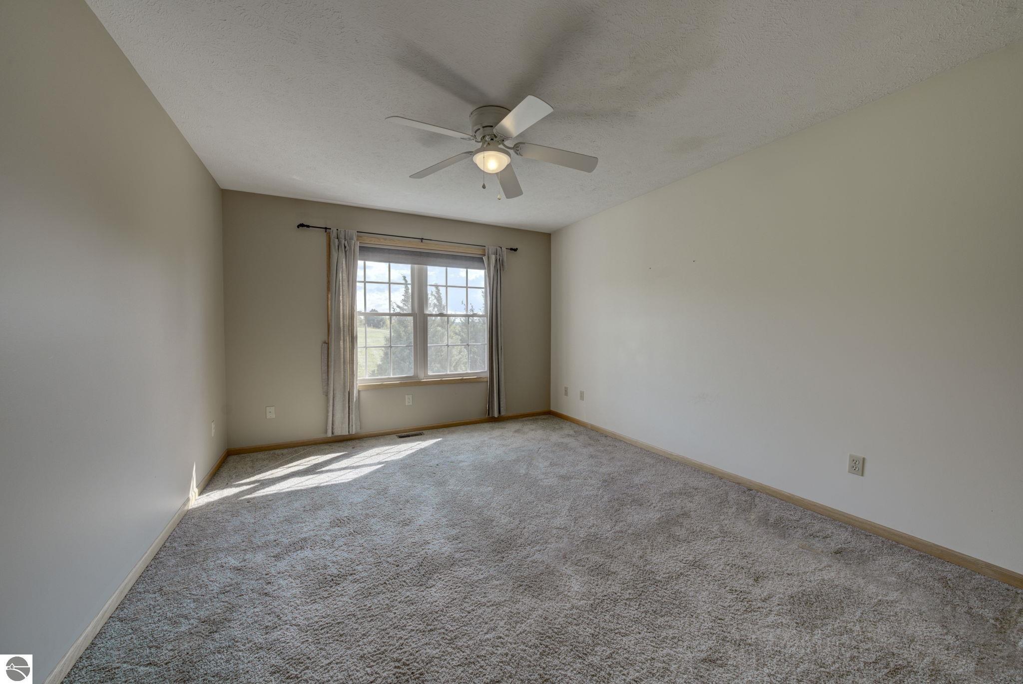 11124 E Meadow View Drive