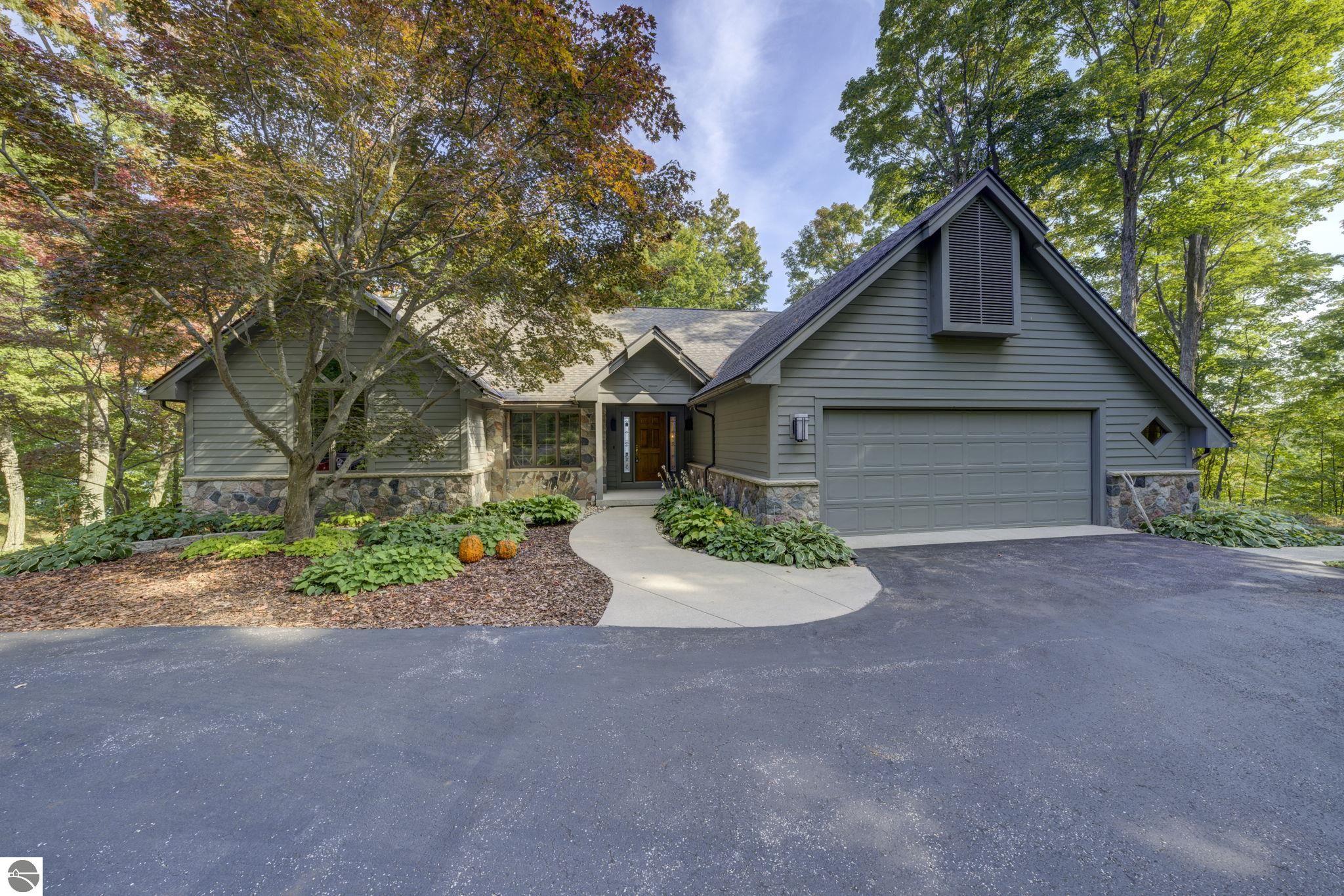 931 S Ridgeview Trail