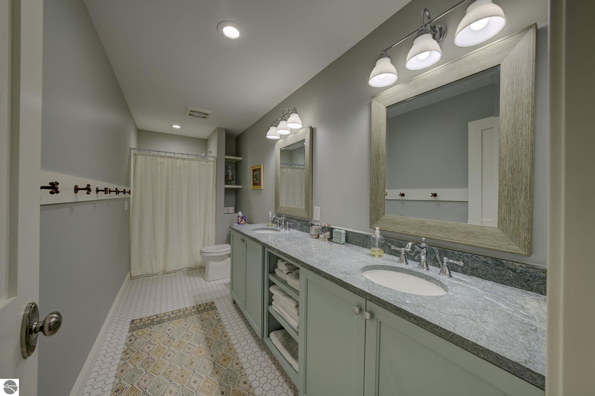 340 N Nanagosa Trail