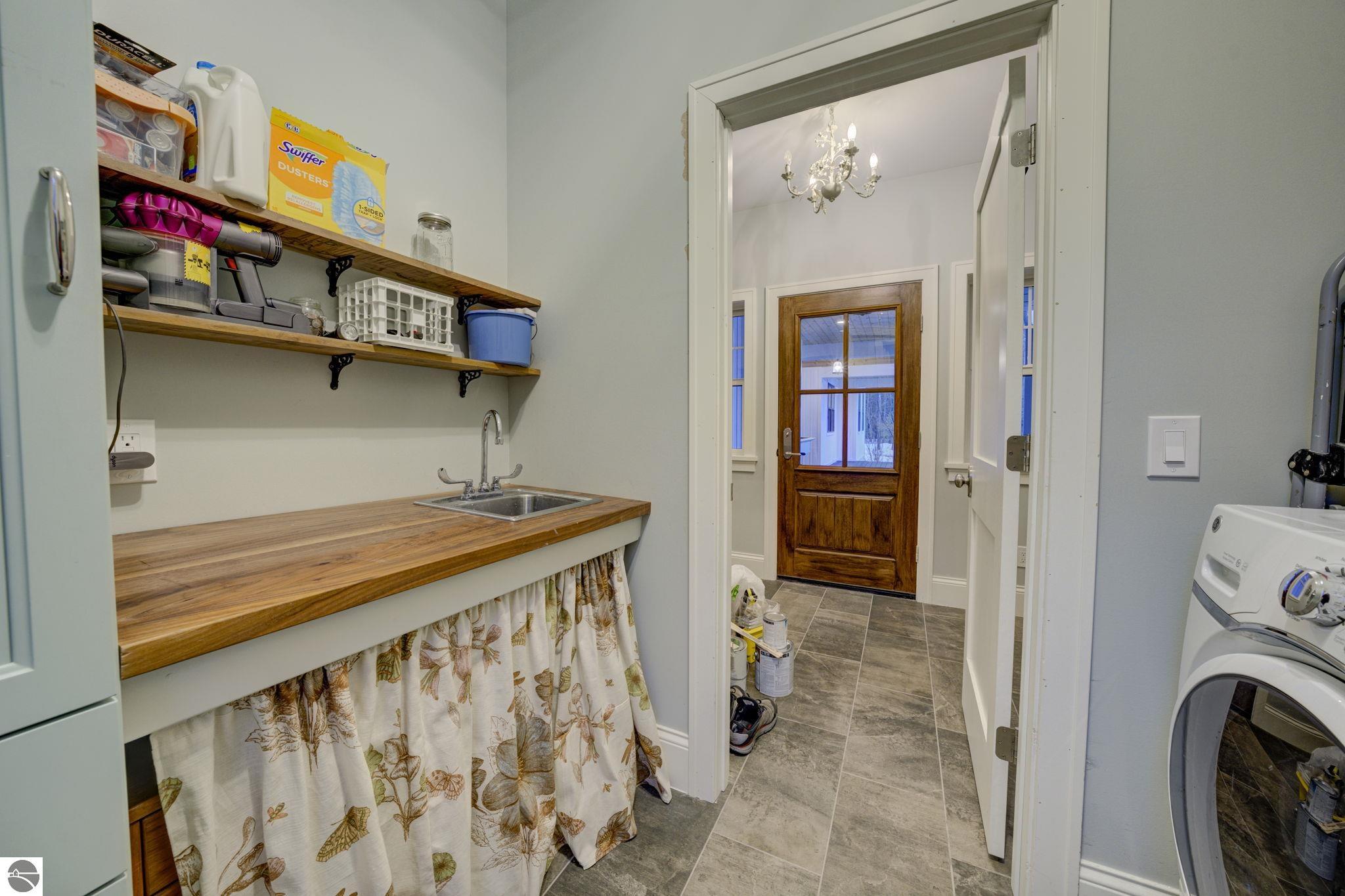 340 N Nanagosa Trail