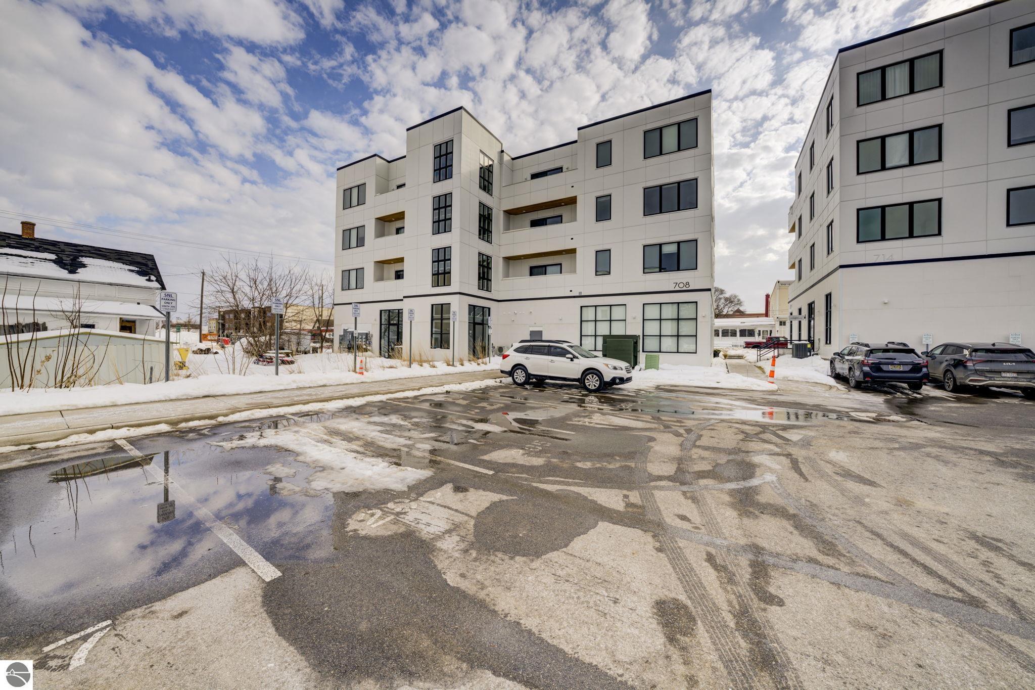 708 Randolph Street # 206