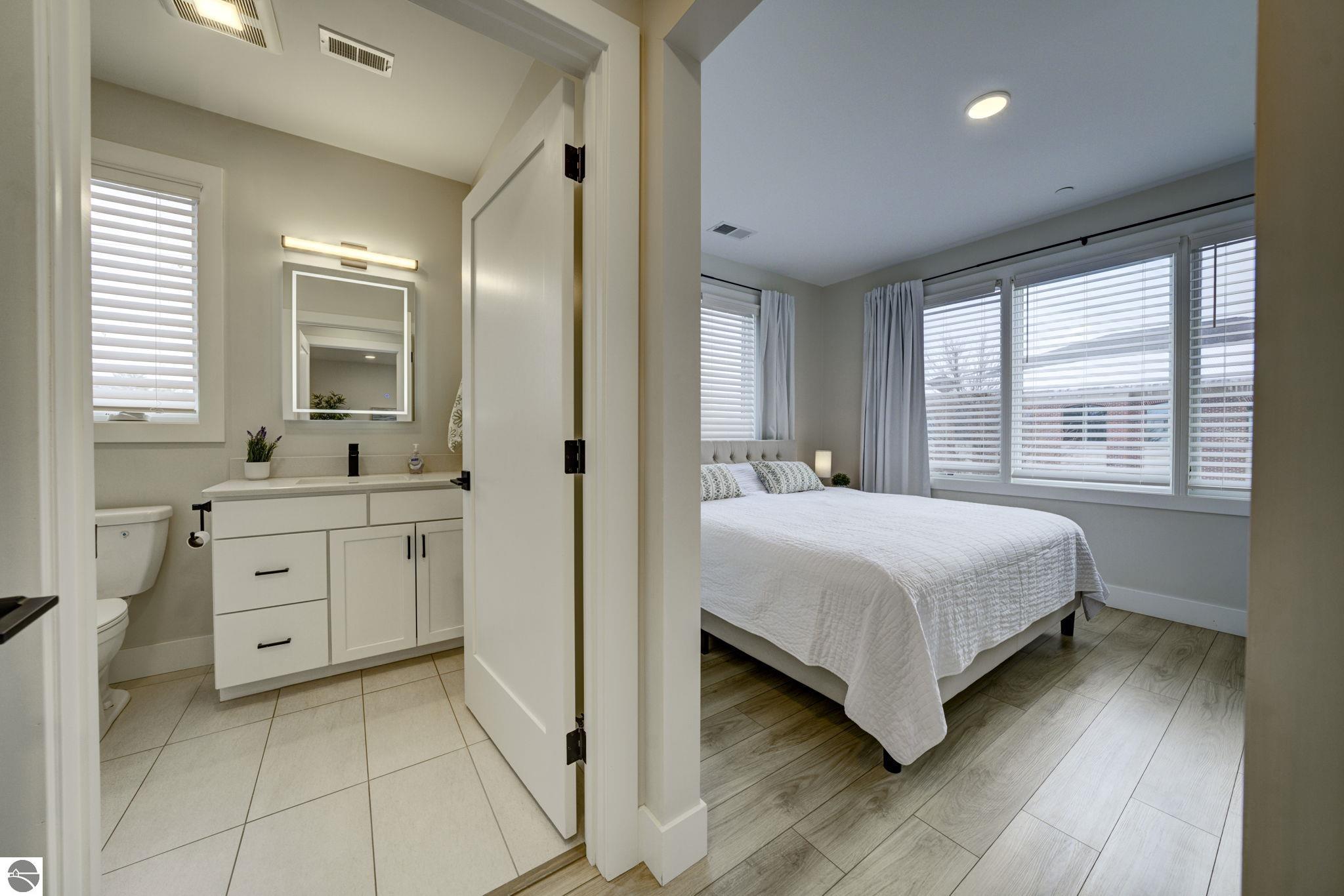 708 Randolph Street # 206