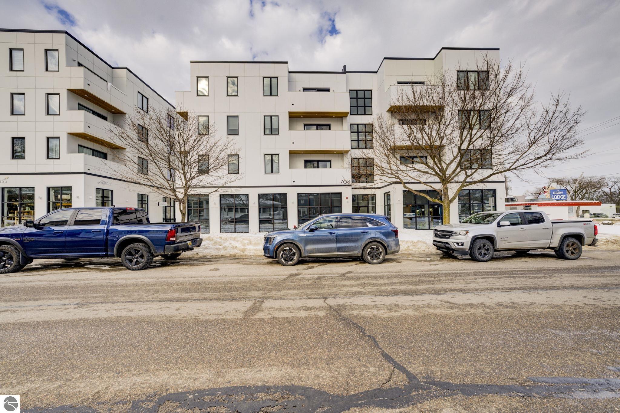 708 Randolph Street # 206