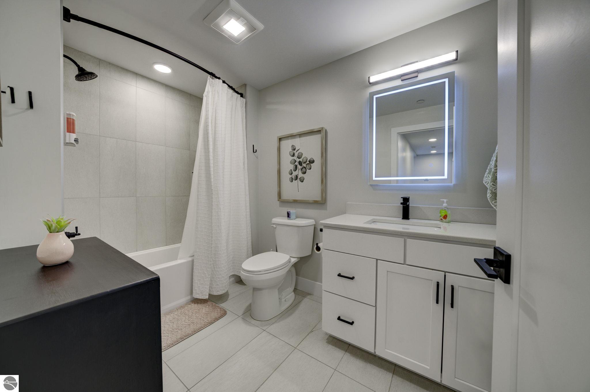 708 Randolph Street # 206