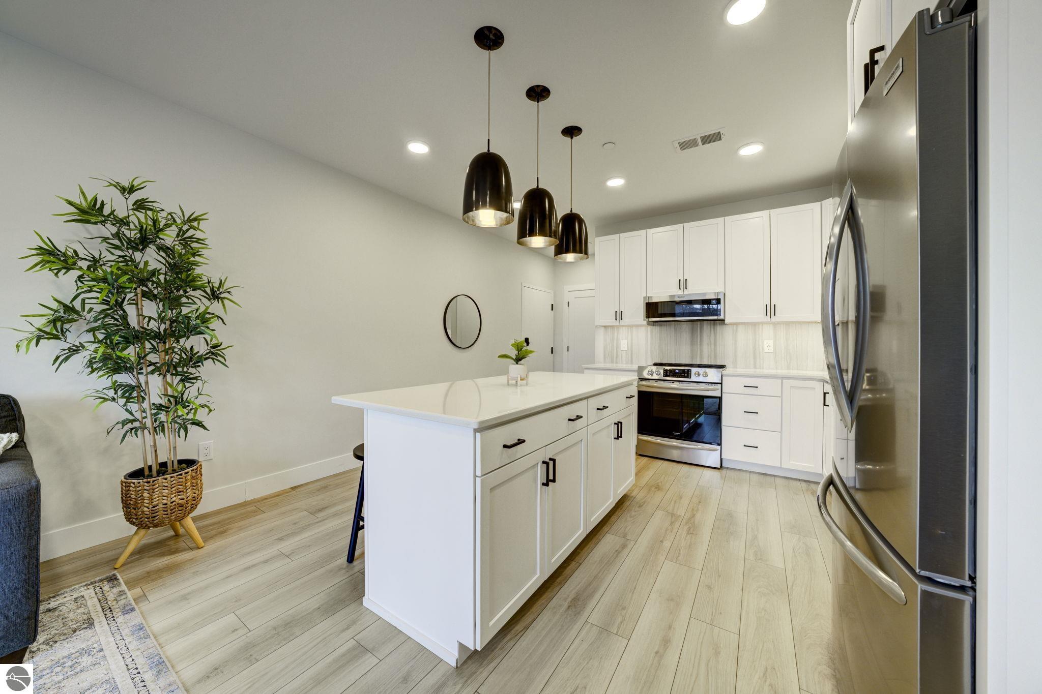 708 Randolph Street # 206