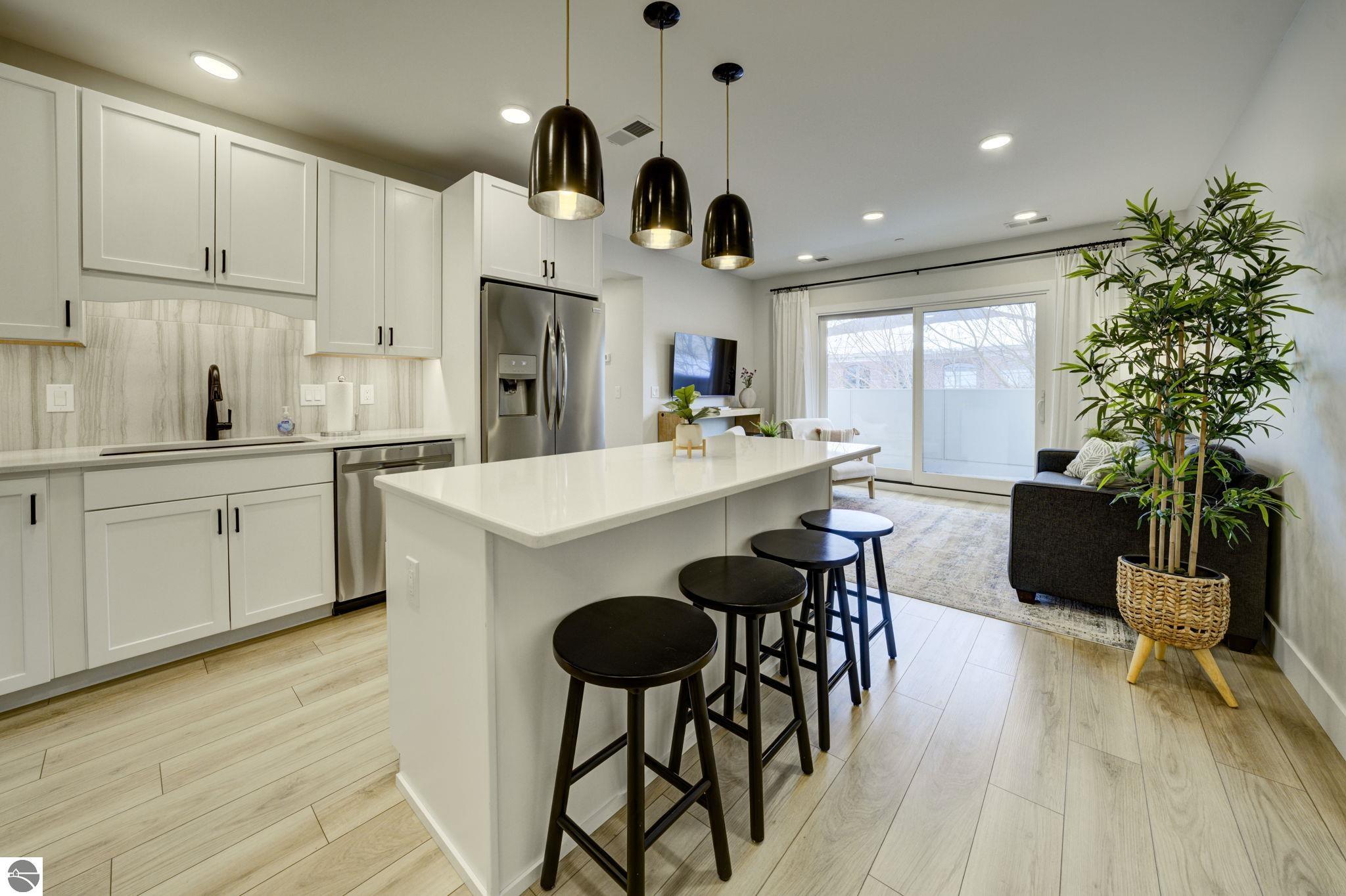 708 Randolph Street # 206