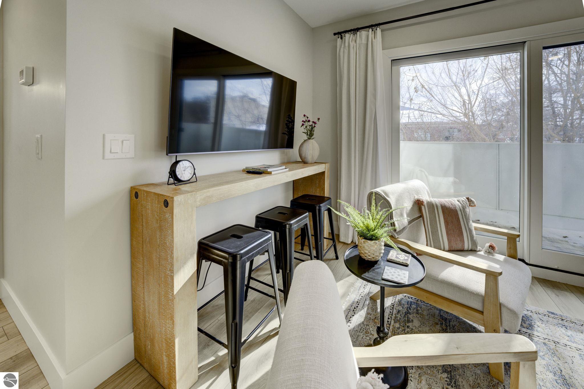 708 Randolph Street # 206