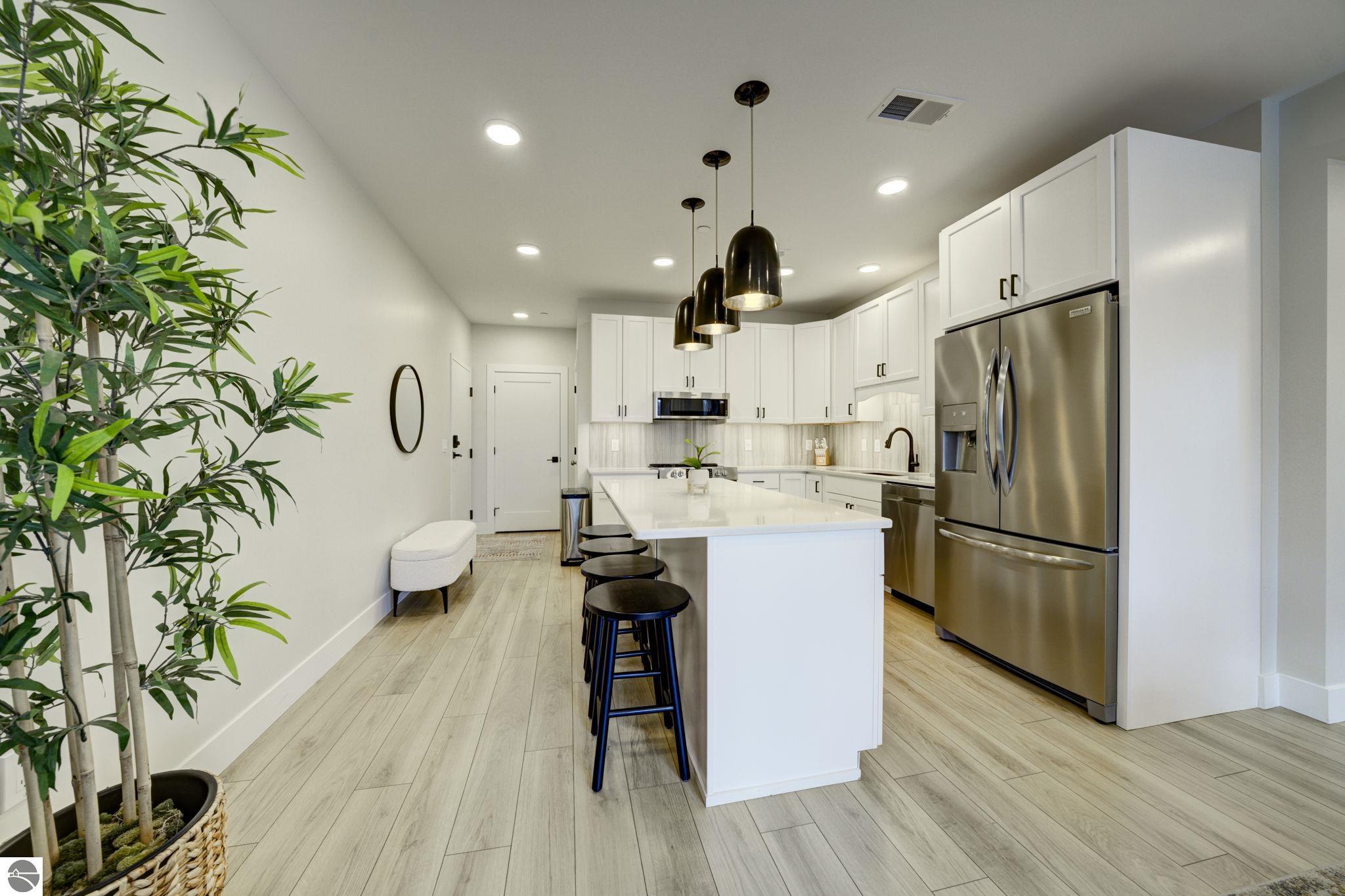 708 Randolph Street # 206