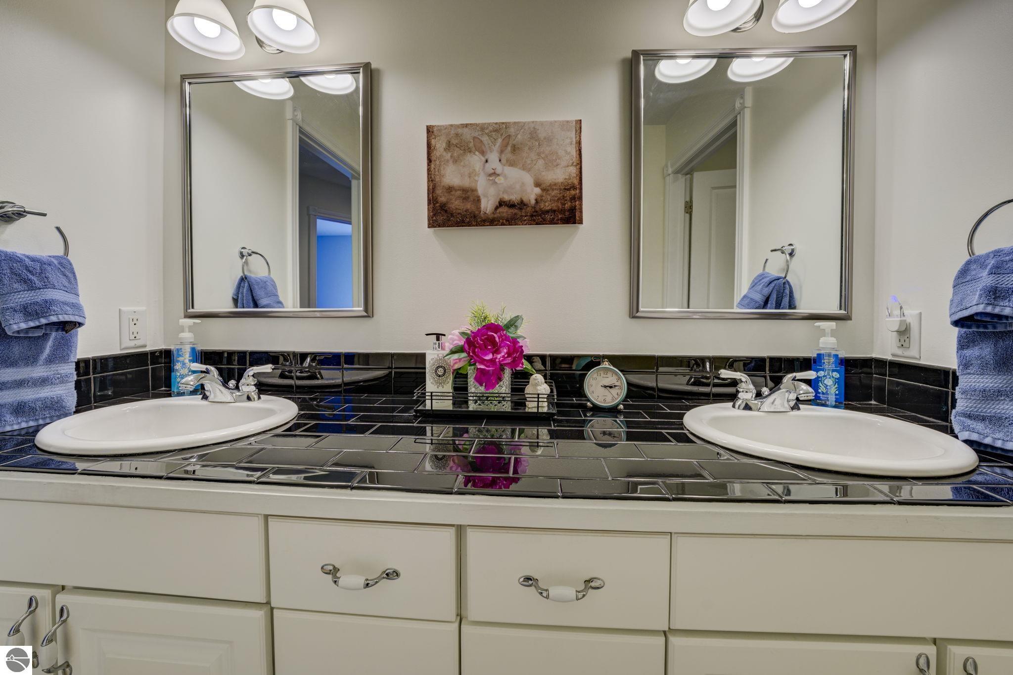 2567 N Evergreen Valley Drive