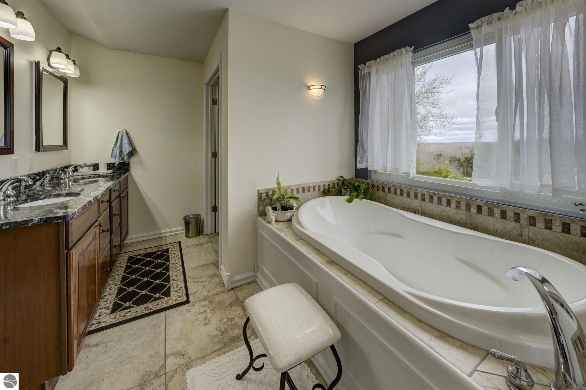 2567 N Evergreen Valley Drive