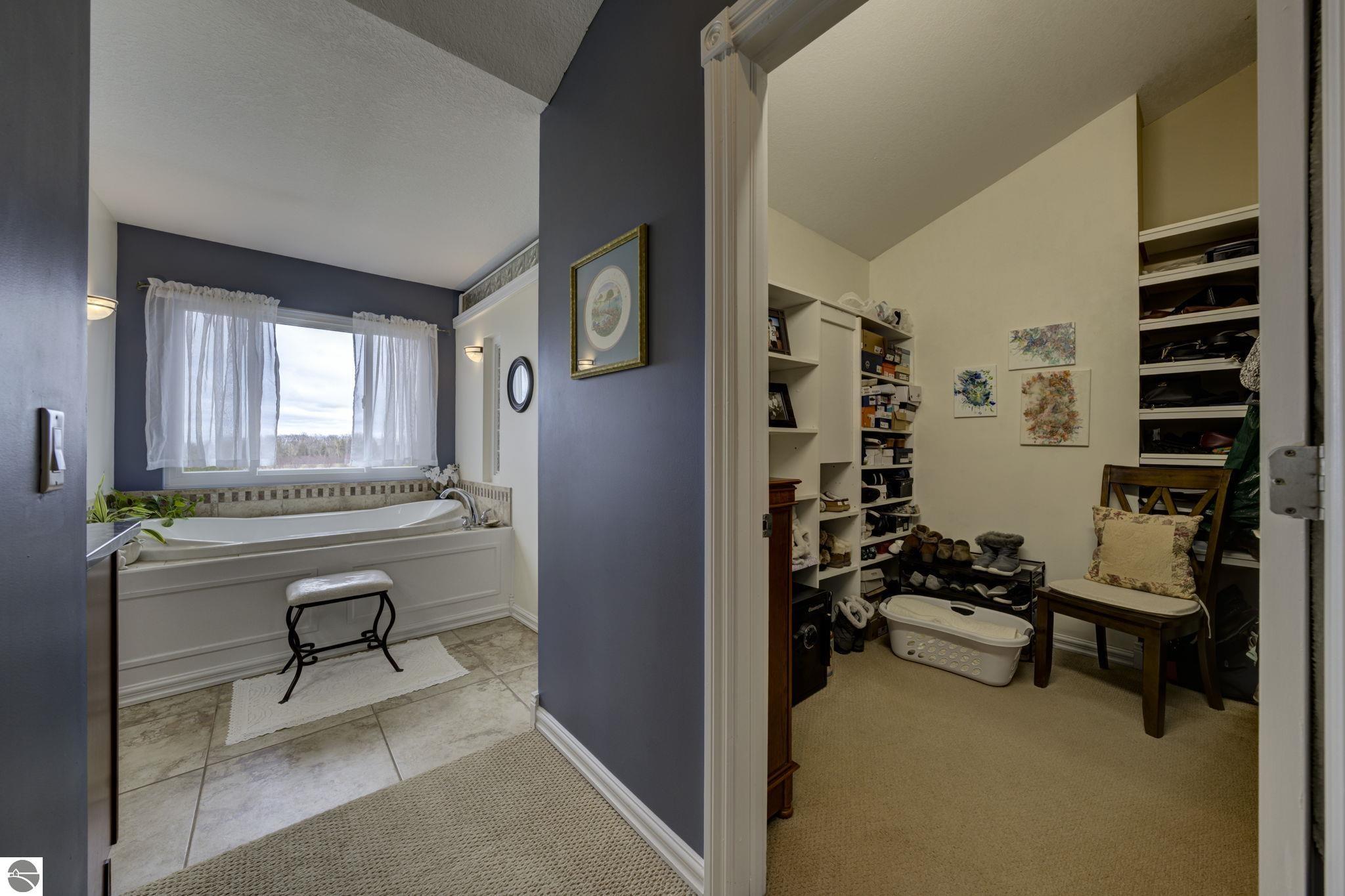 2567 N Evergreen Valley Drive