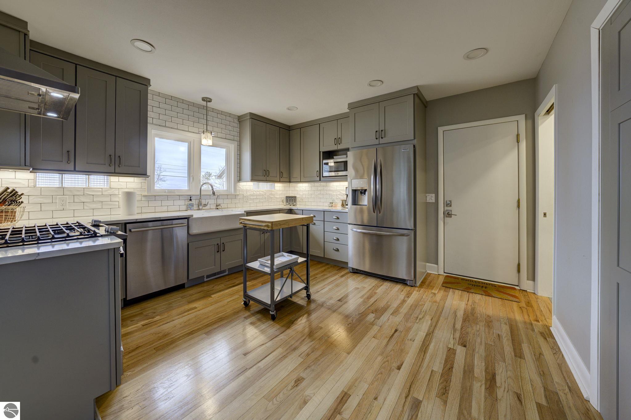 10220 S West Bay Shore Drive