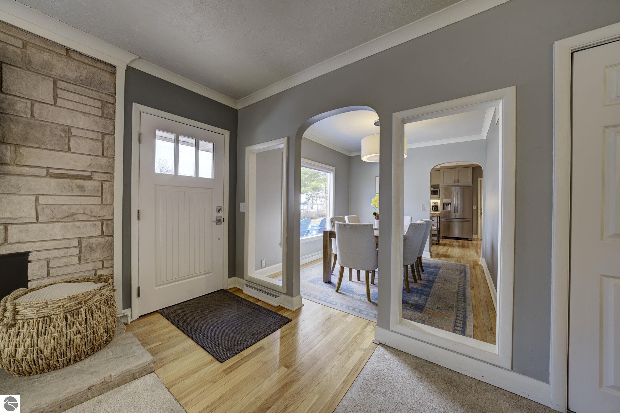 10220 S West Bay Shore Drive