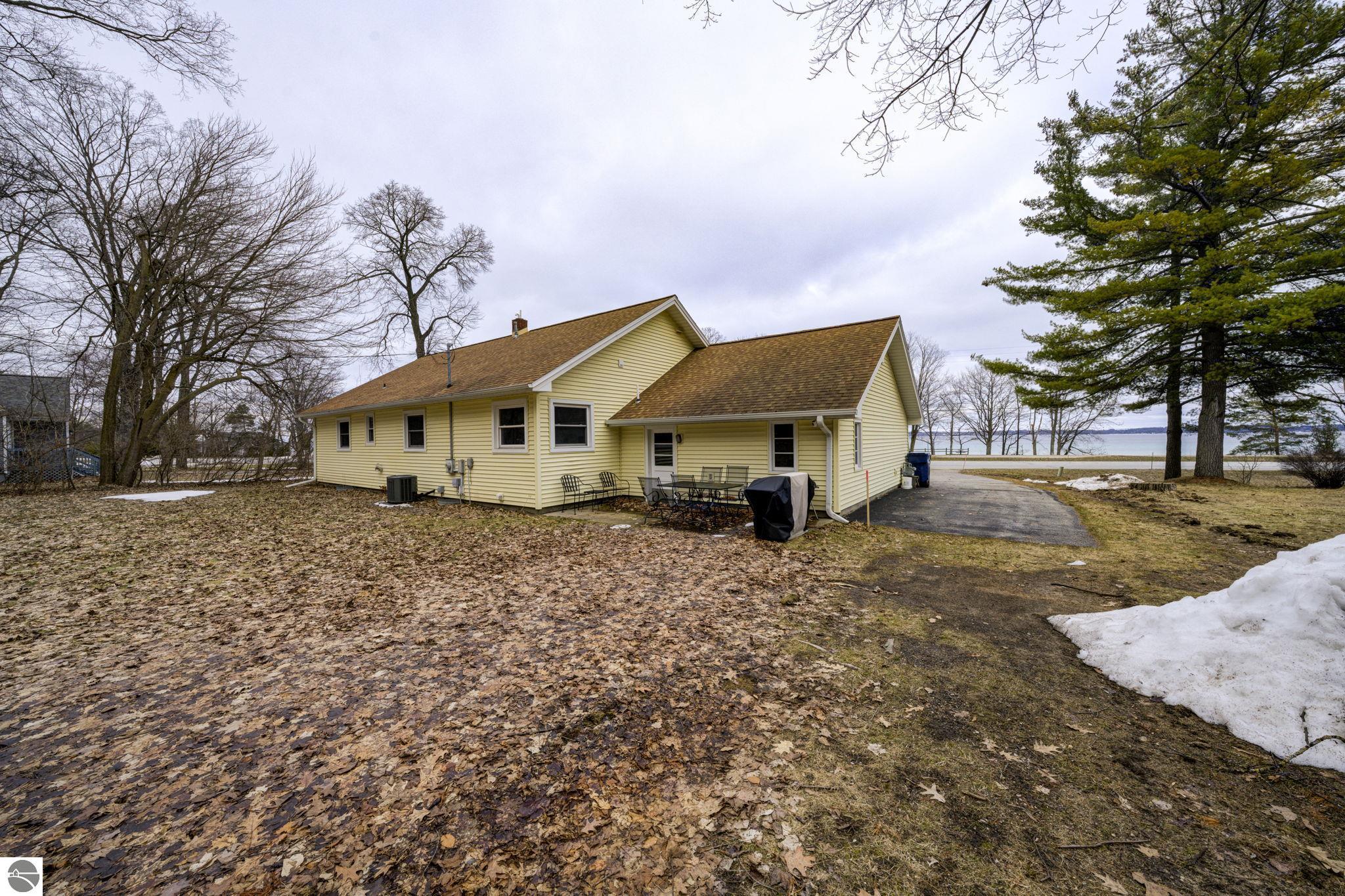 10220 S West Bay Shore Drive