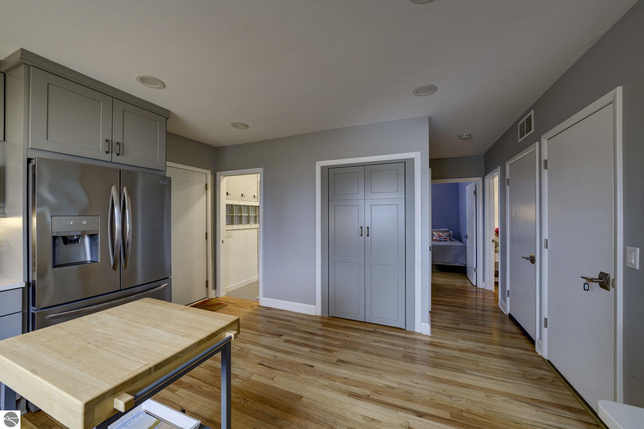 10220 S West Bay Shore Drive