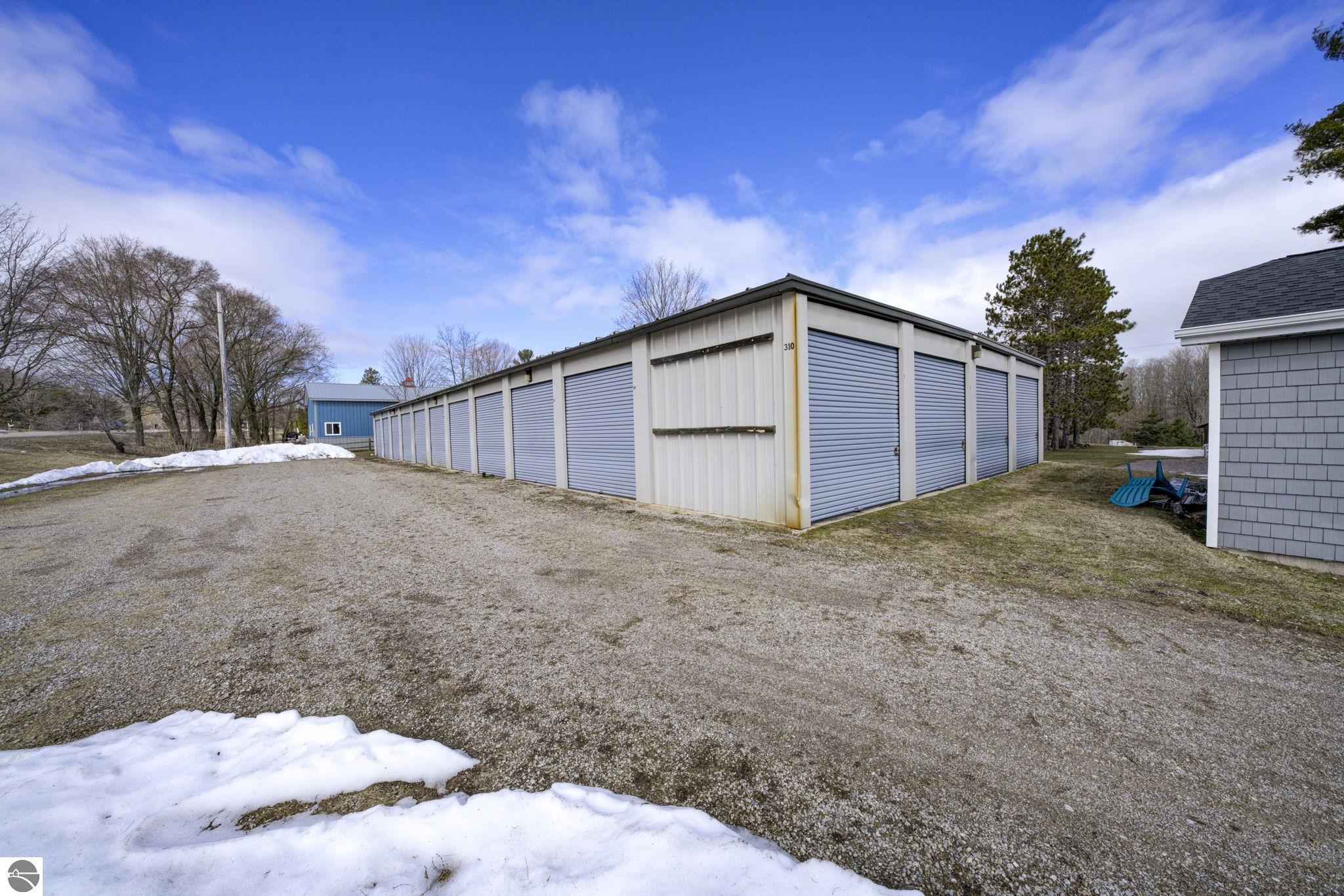 300 W Philip Street