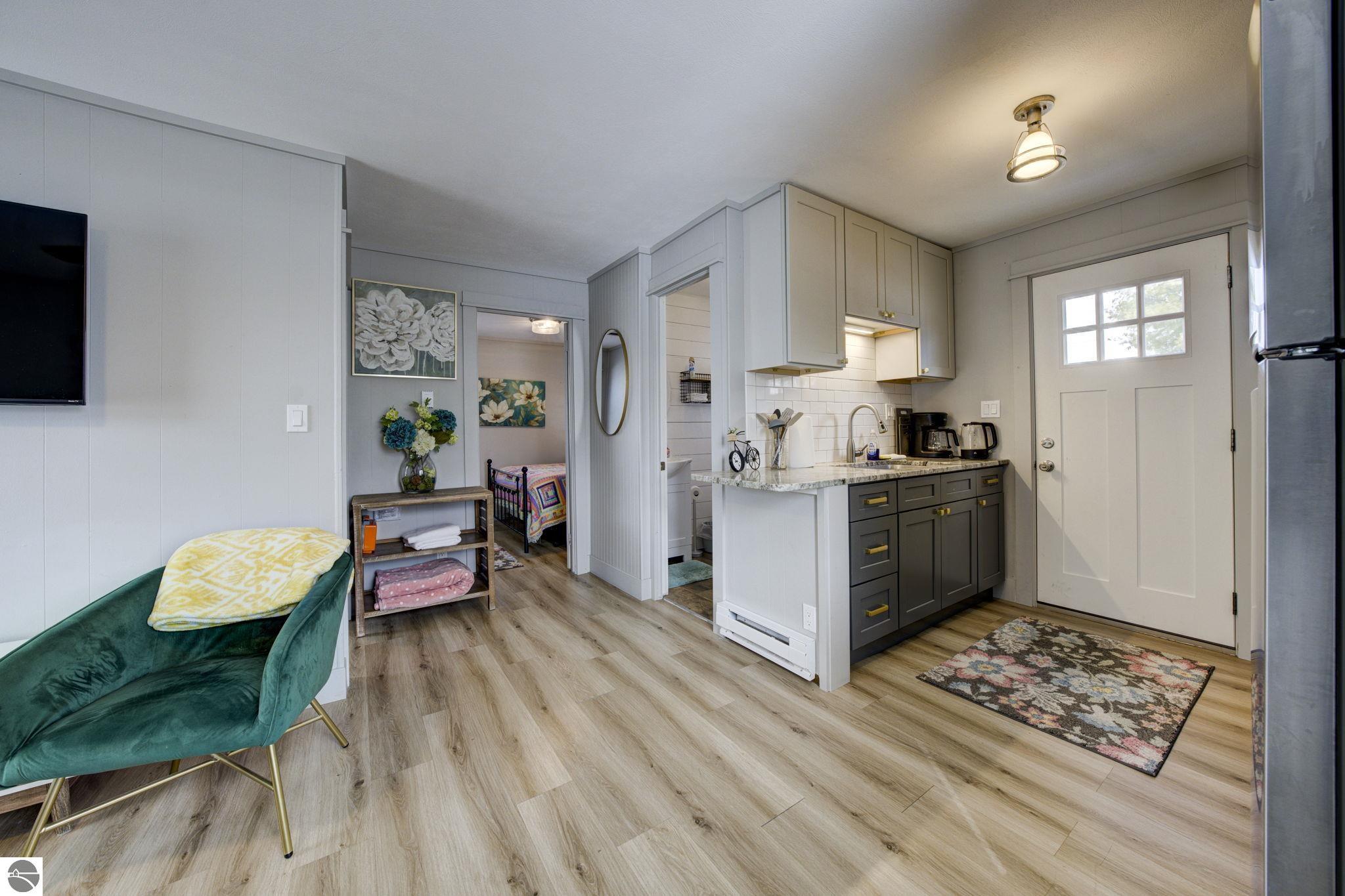 300 W Philip Street