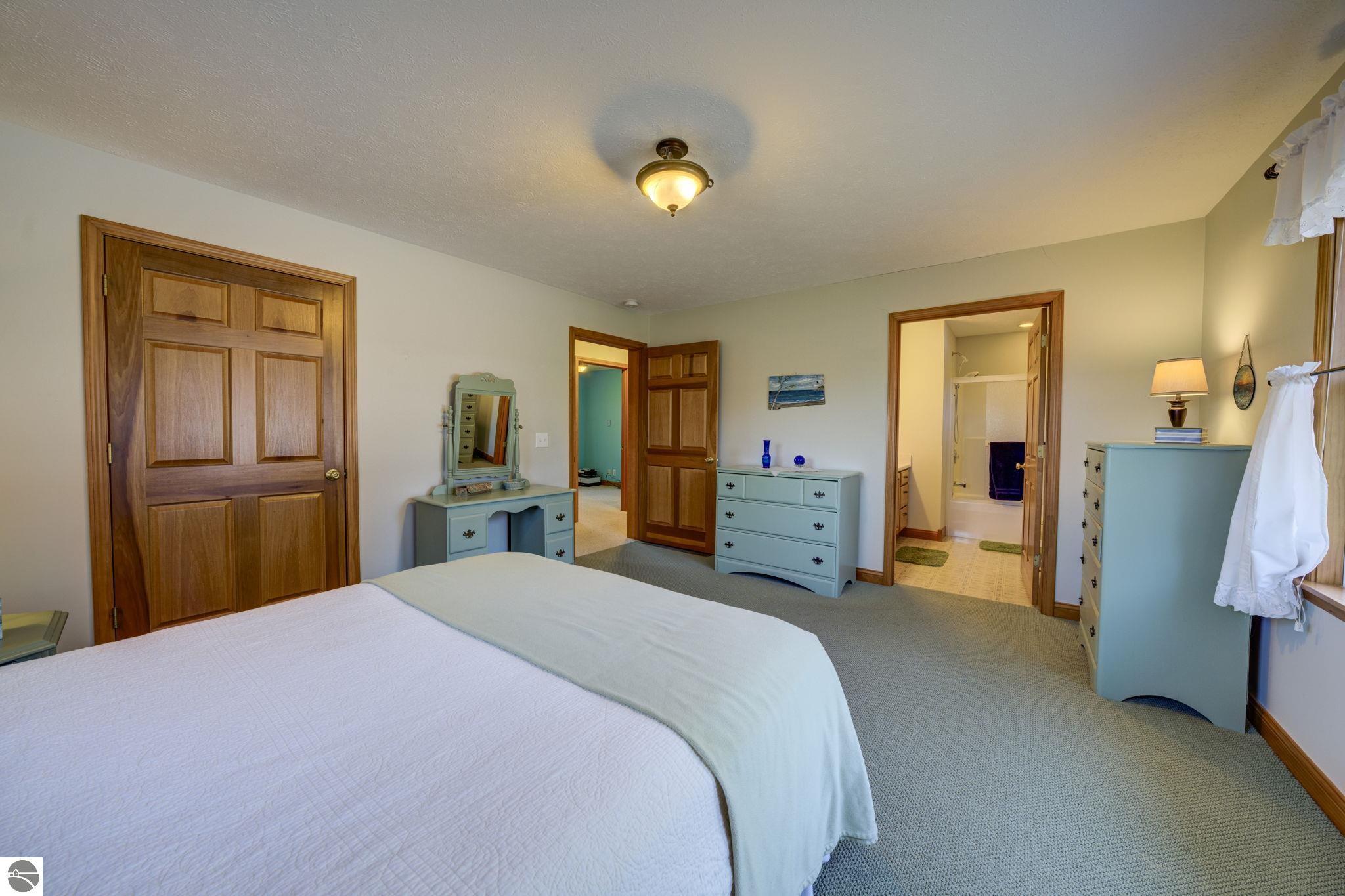 533 S Lake Shore Drive